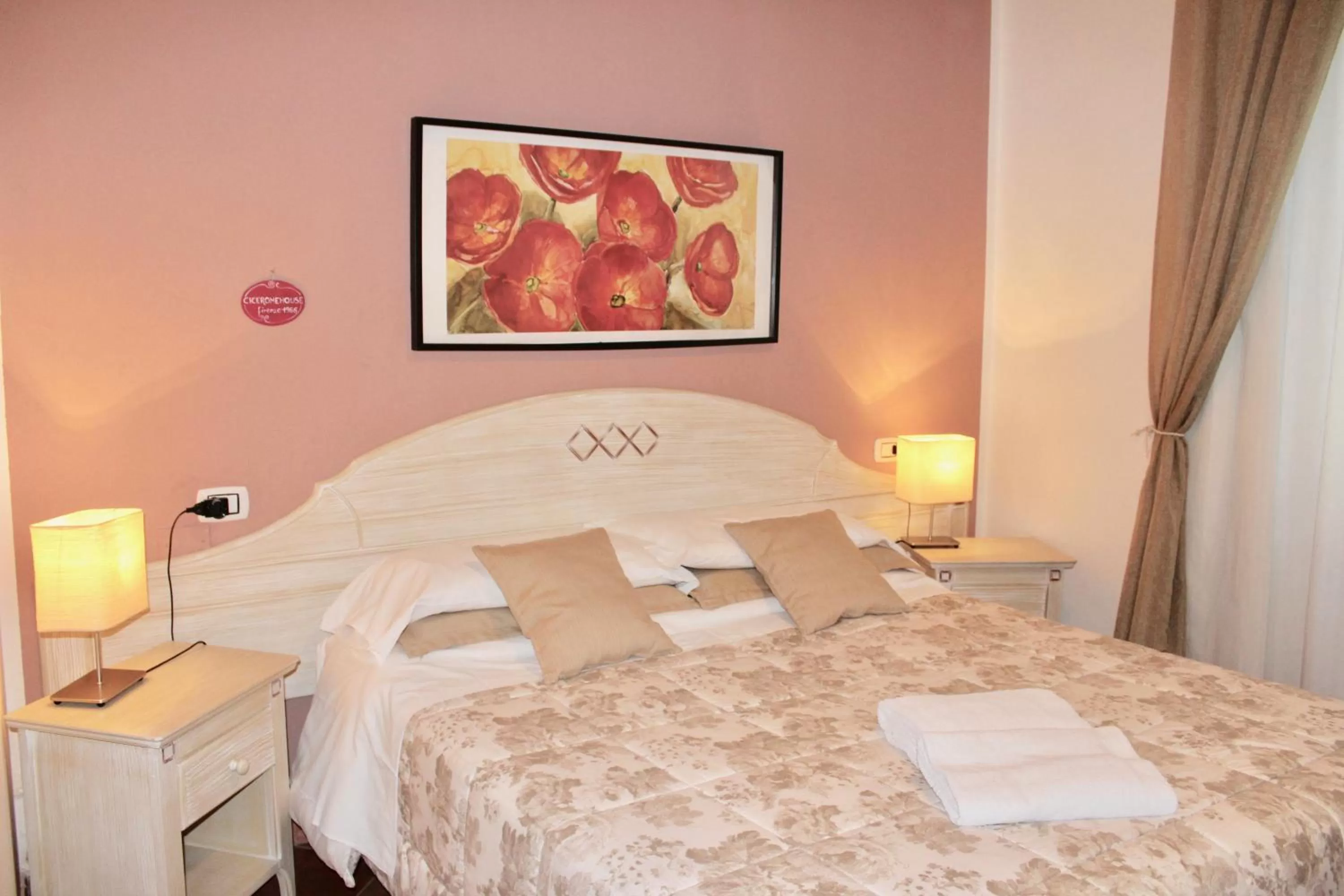 Bed in Cicerone Guest House