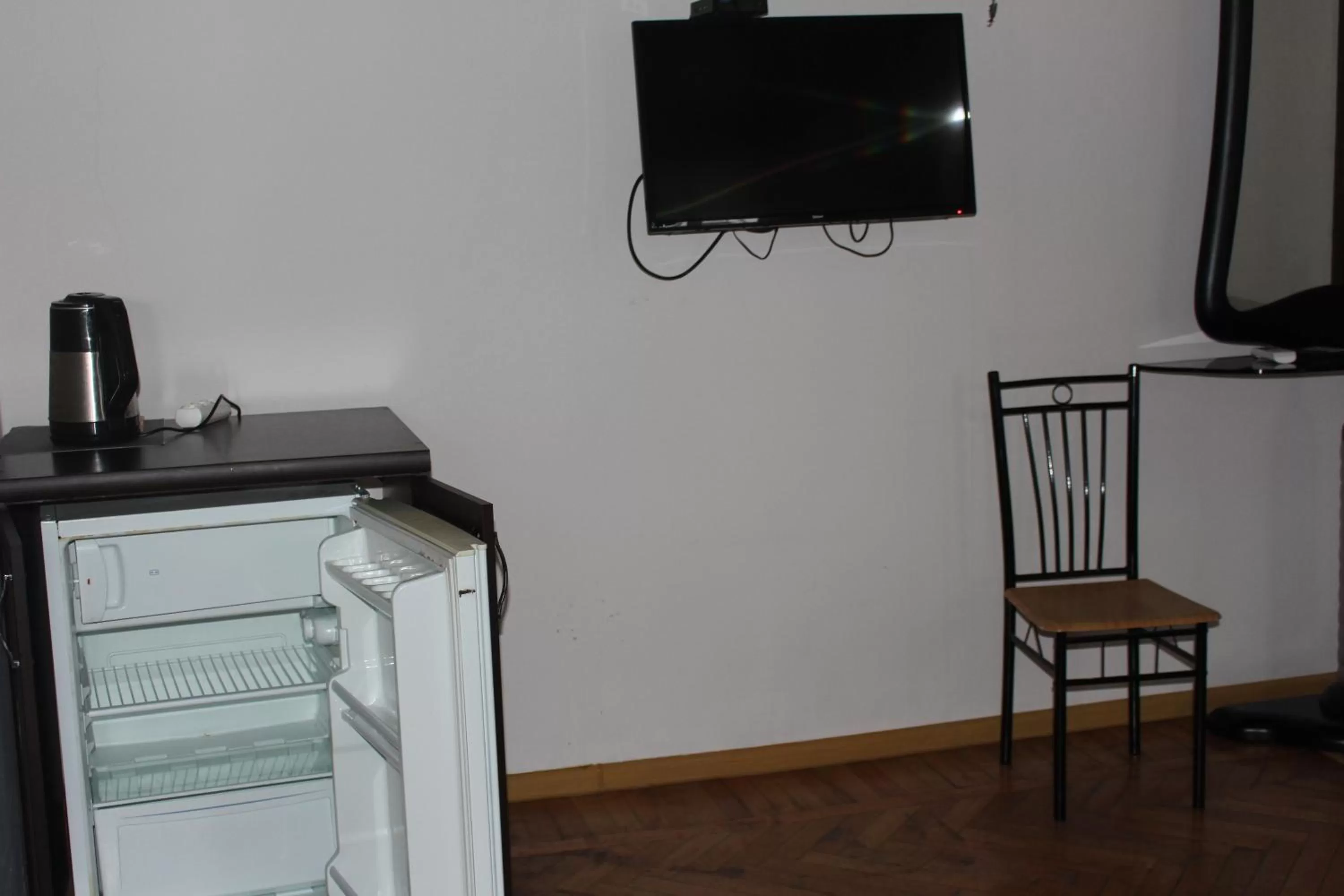 Coffee/tea facilities, TV/Entertainment Center in CATTALEYA