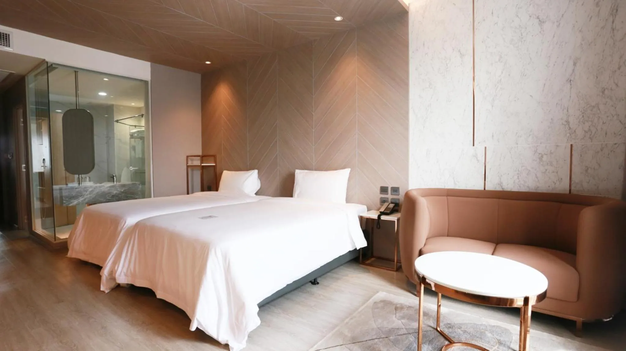 Bedroom, Bed in Golden City Rayong Hotel