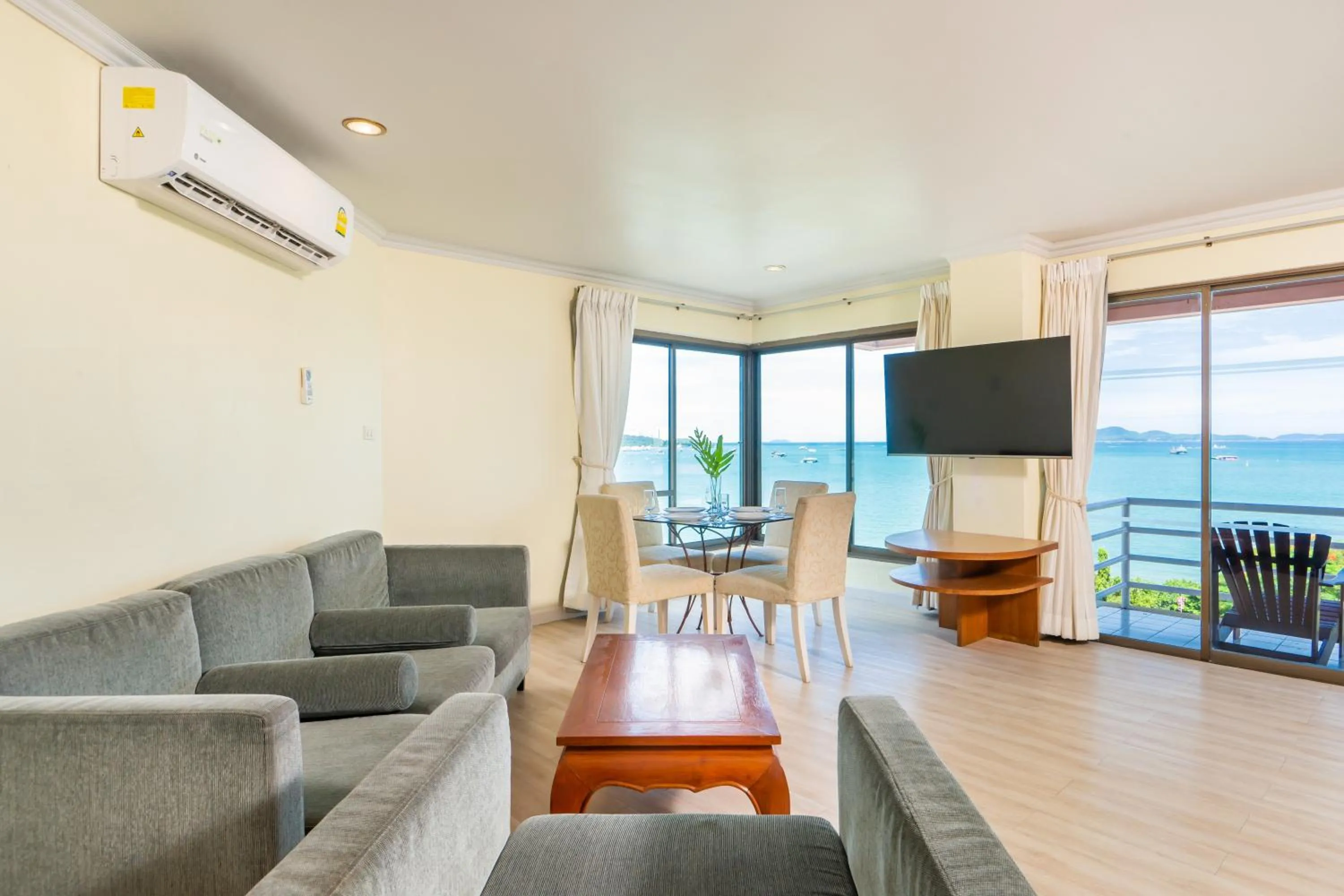 Balcony/Terrace in Bella Villa Metro