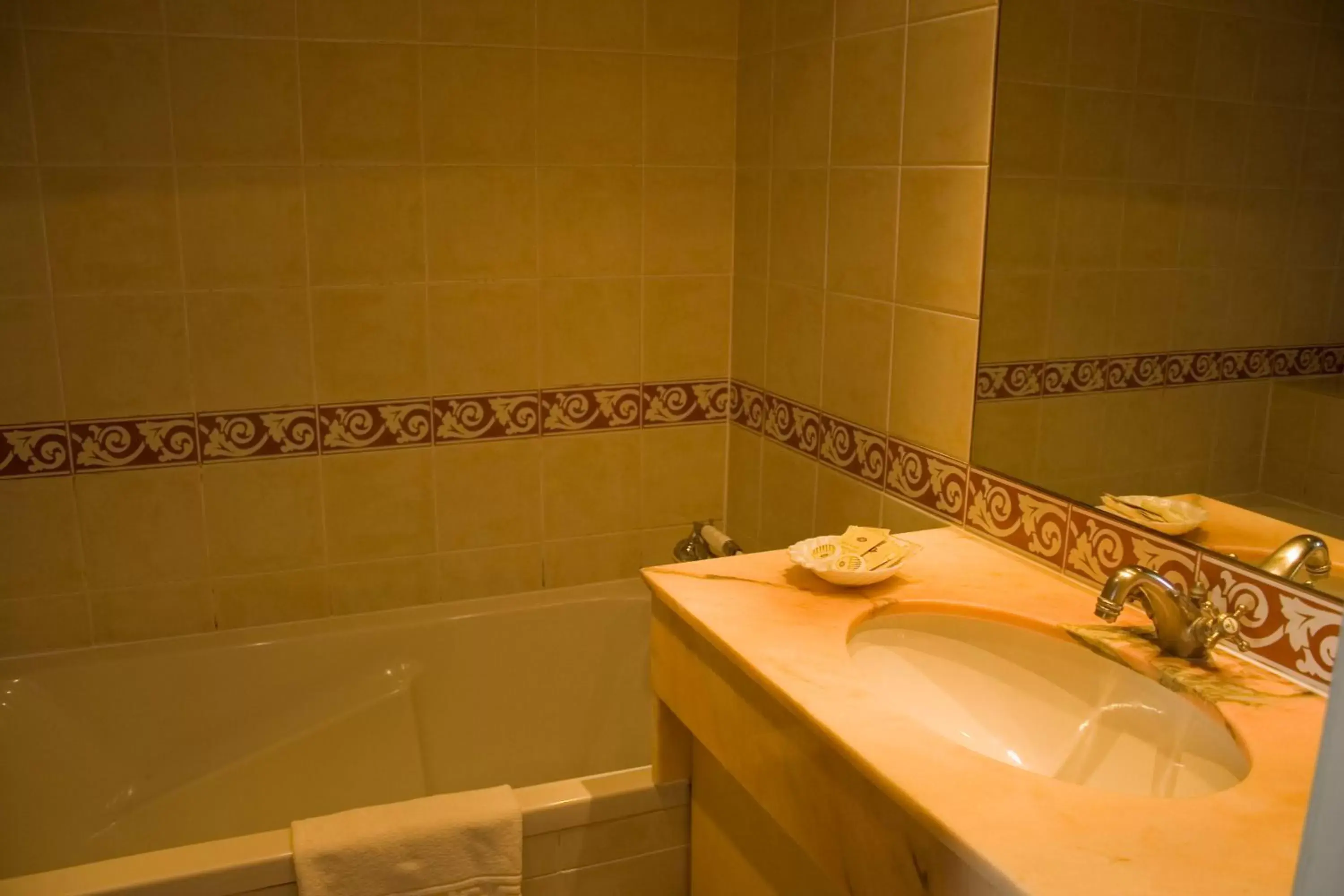 Deluxe Double Room in Hotel des 4 Soeurs Deluxe Double Room in Hotel des 4 Soeurs