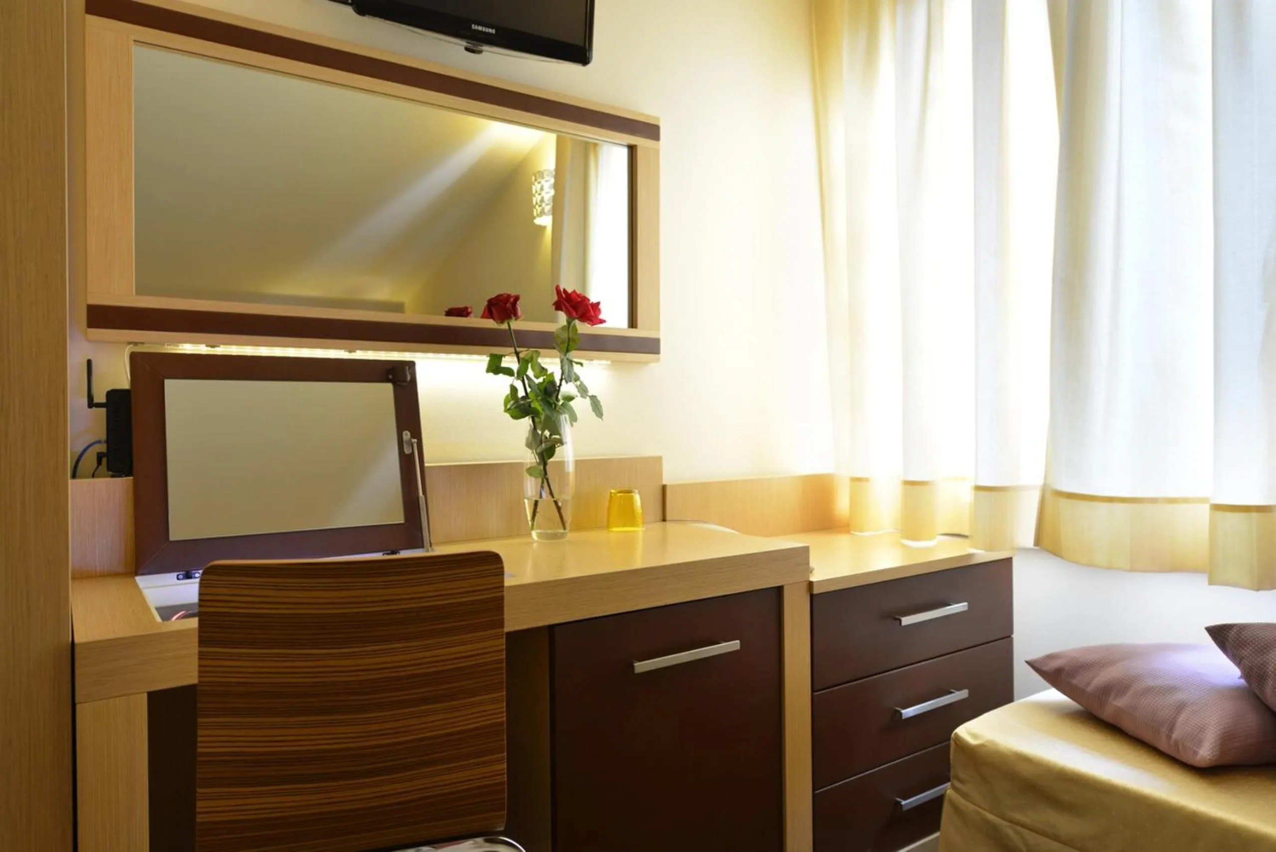 Photo of the whole room in Hotel Rosignano