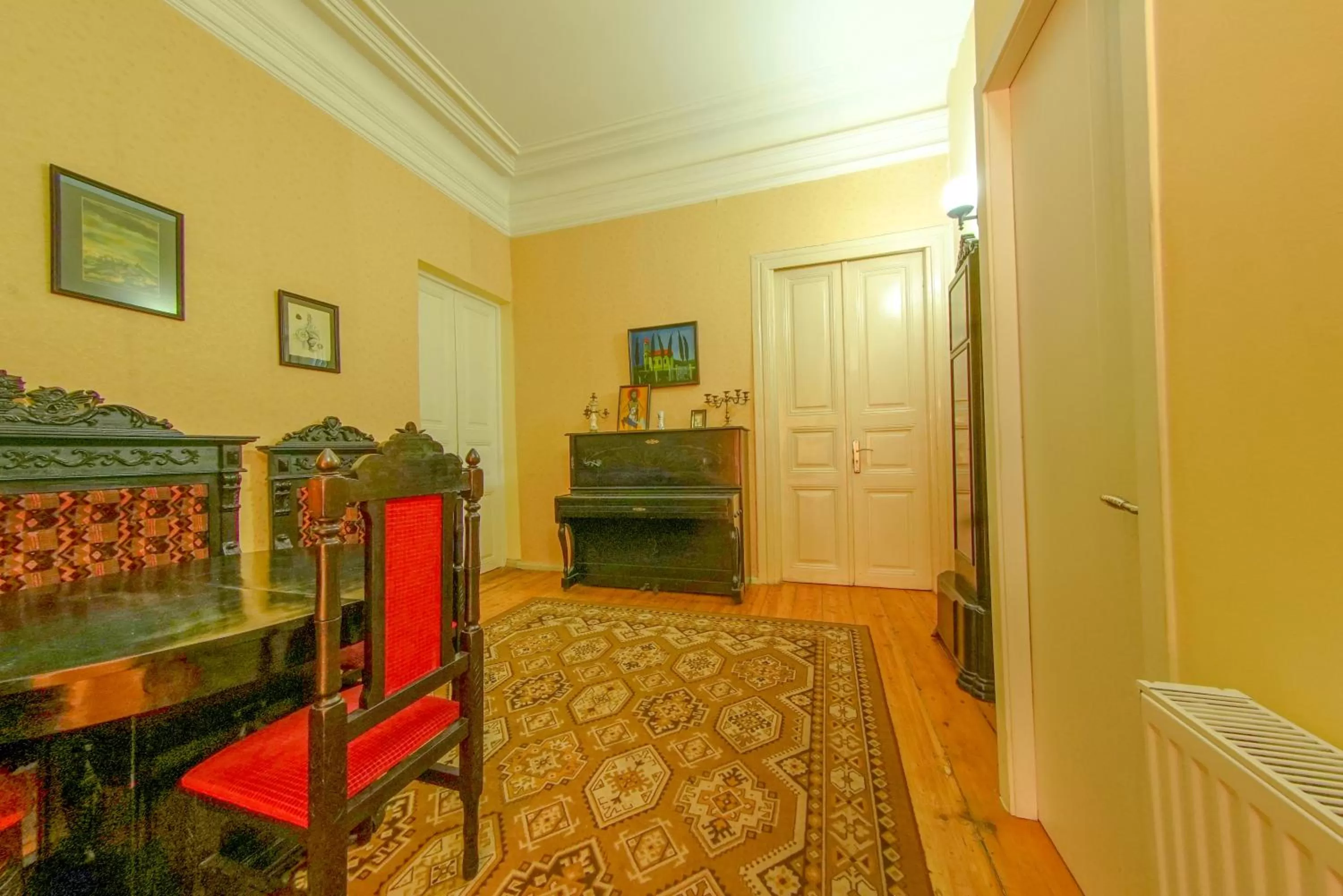 Living room in House 1899