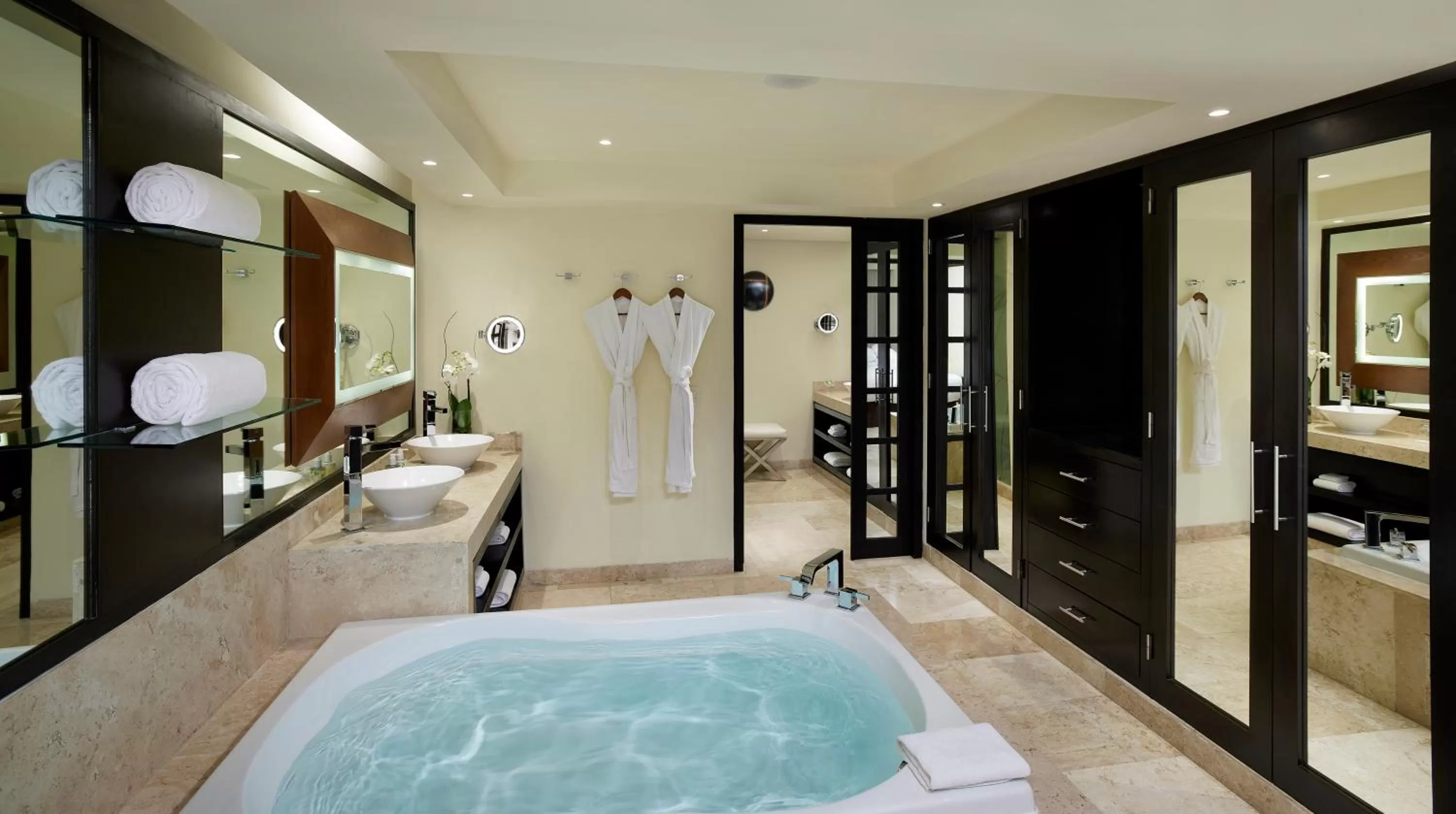 Bathroom, Bed in Paradisus Playa del Carmen - Riviera Maya - All Inclusive