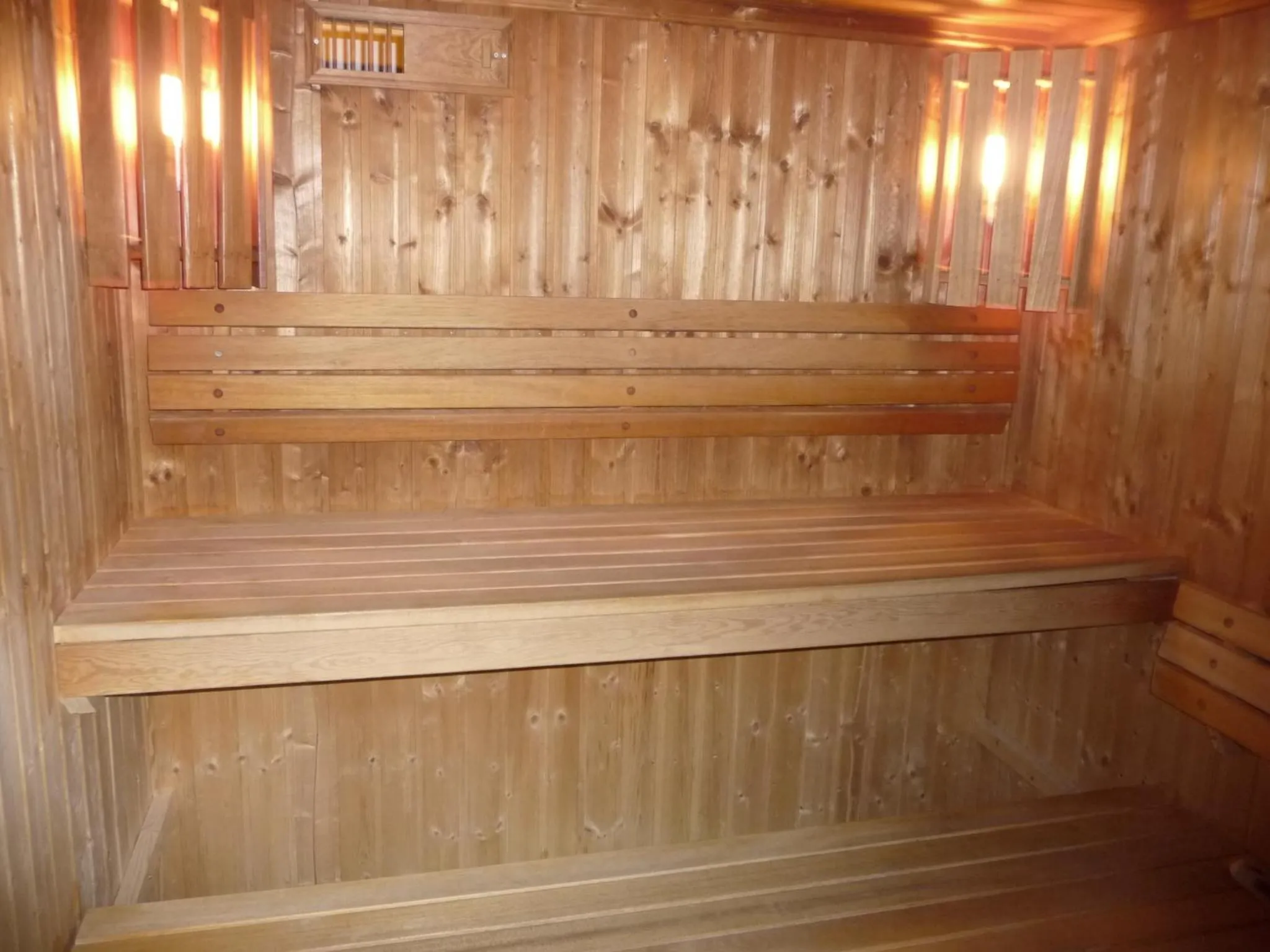 Sauna in Logis Les Loges du Parc