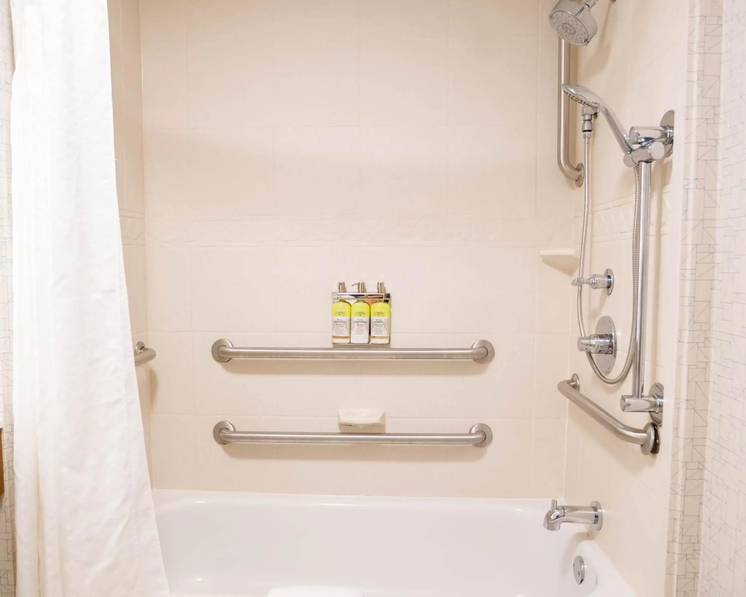 King Room - Mobility Access/Hearing Accessible in Holiday Inn Express & Suites Knoxville-Farragut, an IHG Hotel King Room - Mobility Access/Hearing Accessible in Holiday Inn Express & Suites Knoxville-Farragut, an IHG Hotel