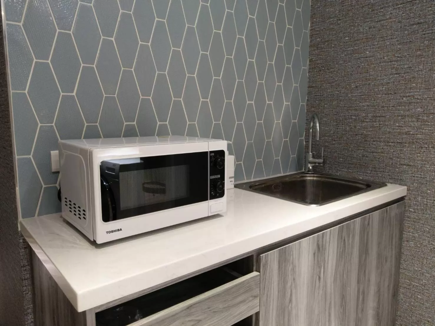 Communal kitchen in HINOEN Hotel