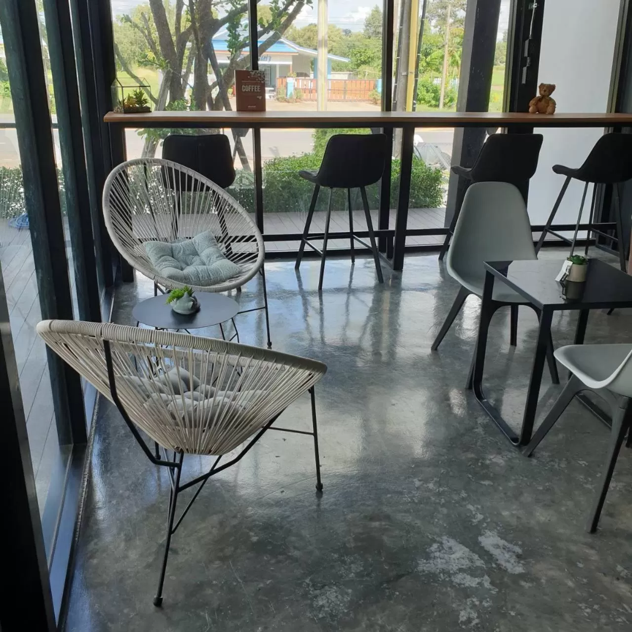 Patio in De Vine House