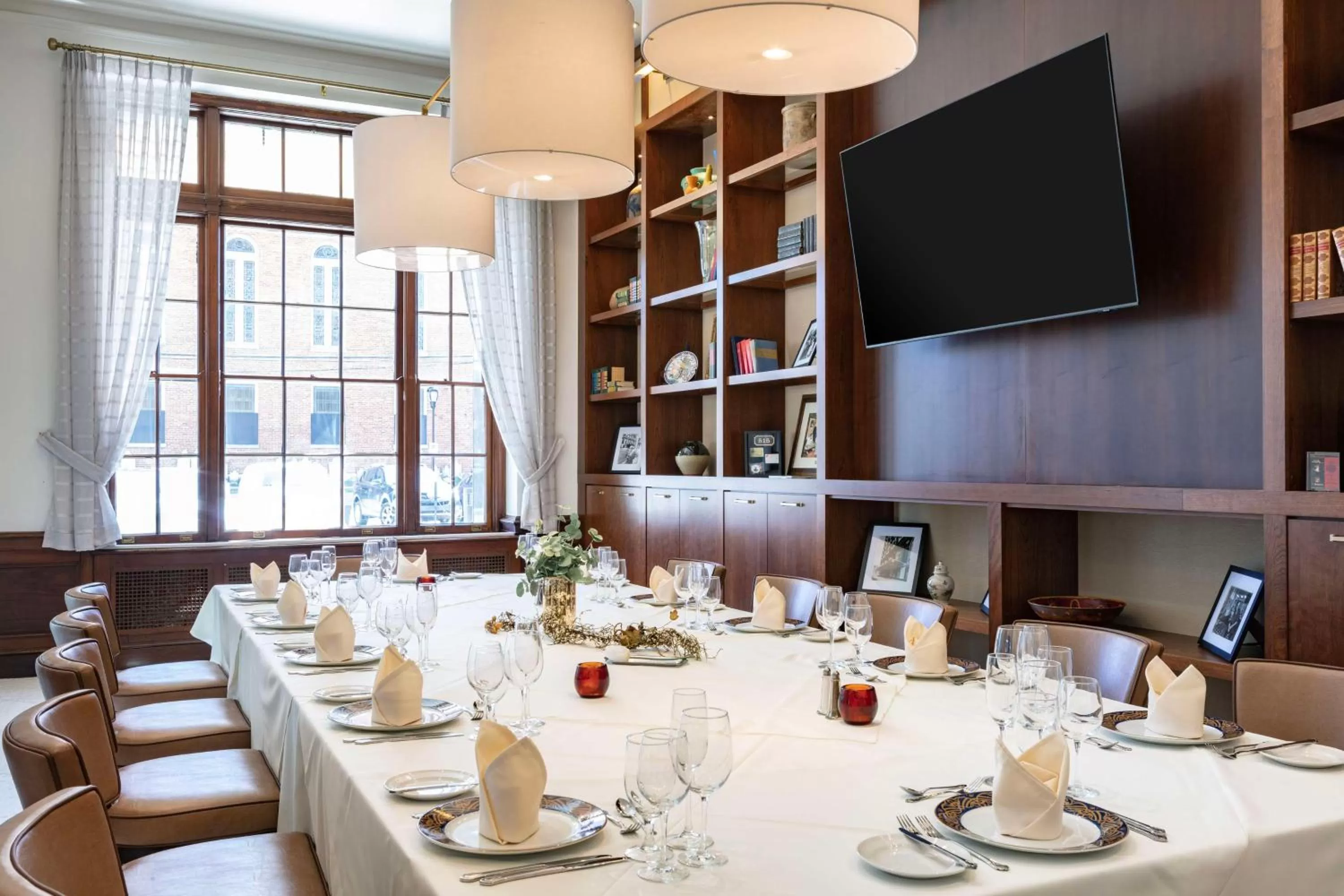 Meeting/conference room in The Yorktowne Hotel, Tapestry Collection by Hilton