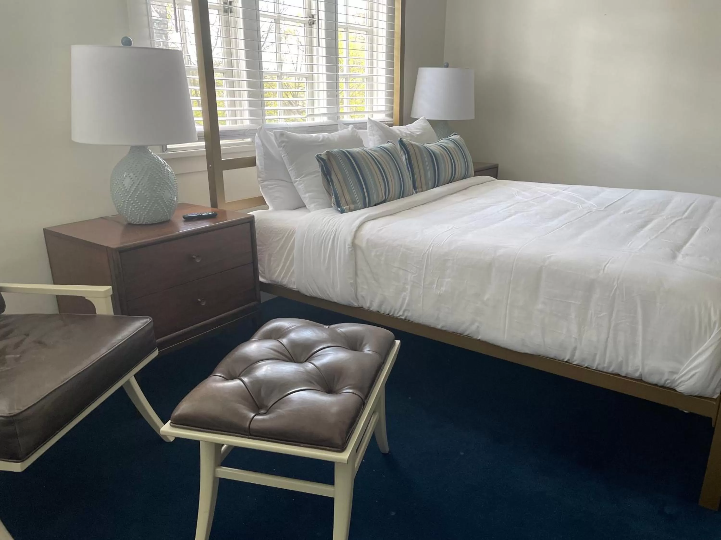 Bed in The Argus Hotel & Cocktail Lounge