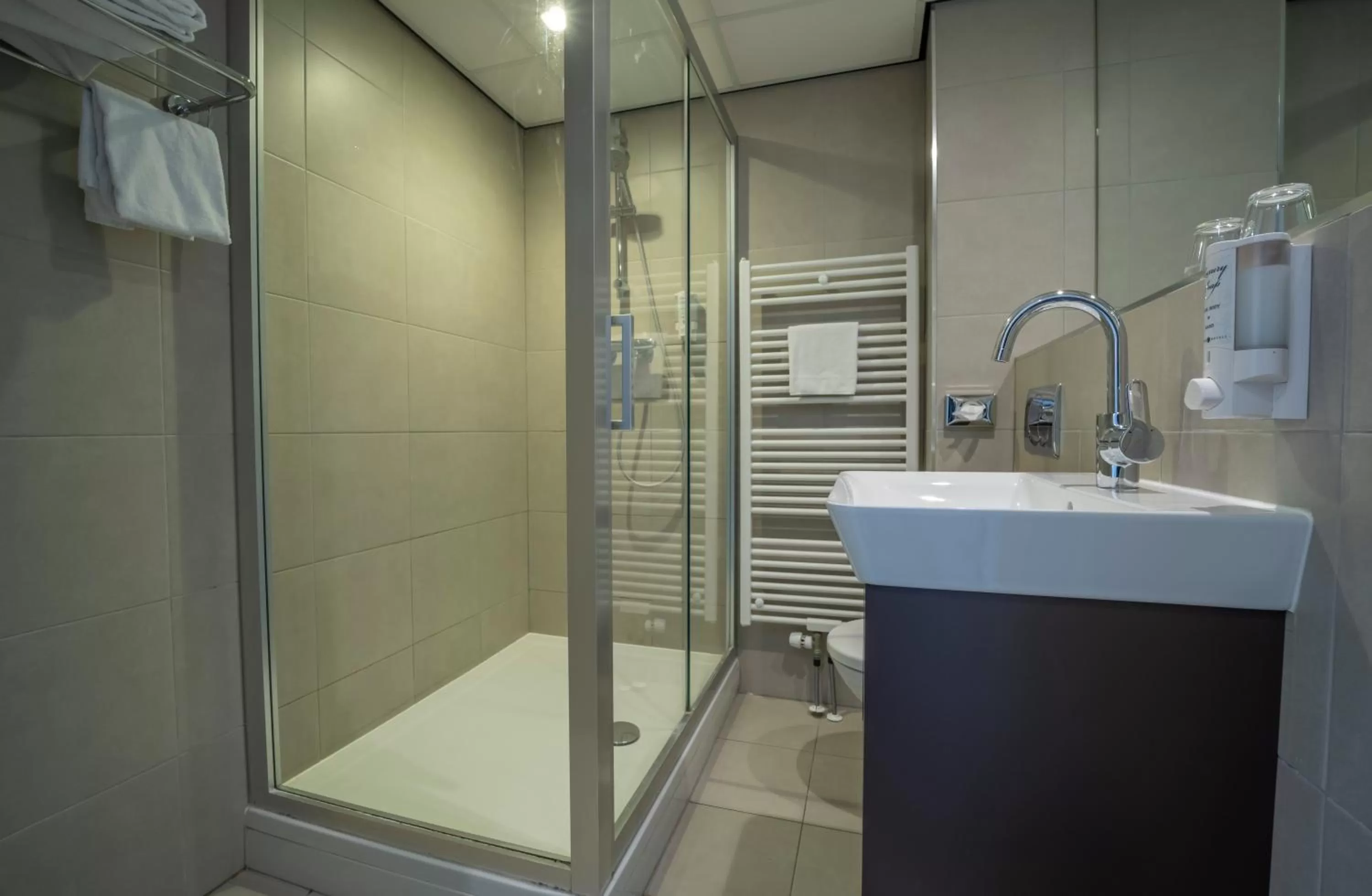 Bathroom in Fletcher Zuiderduin Beachhotel