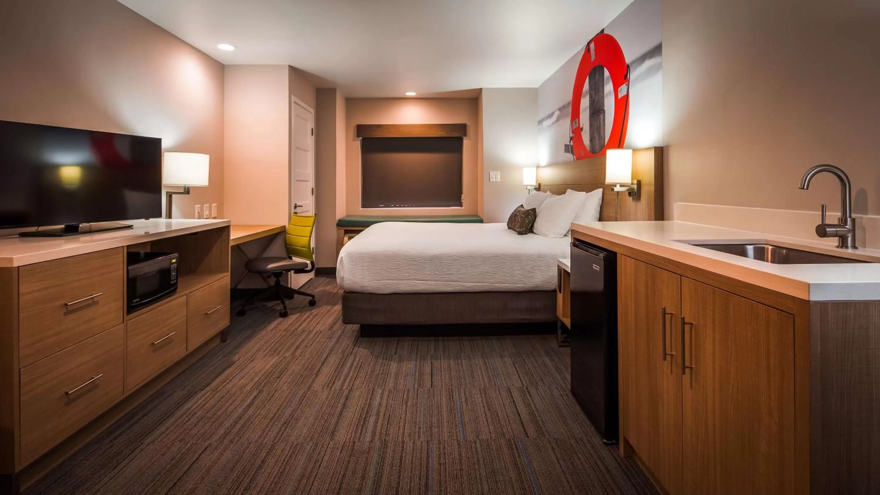 King Room - Disability Access in Best Western Beachside Inn