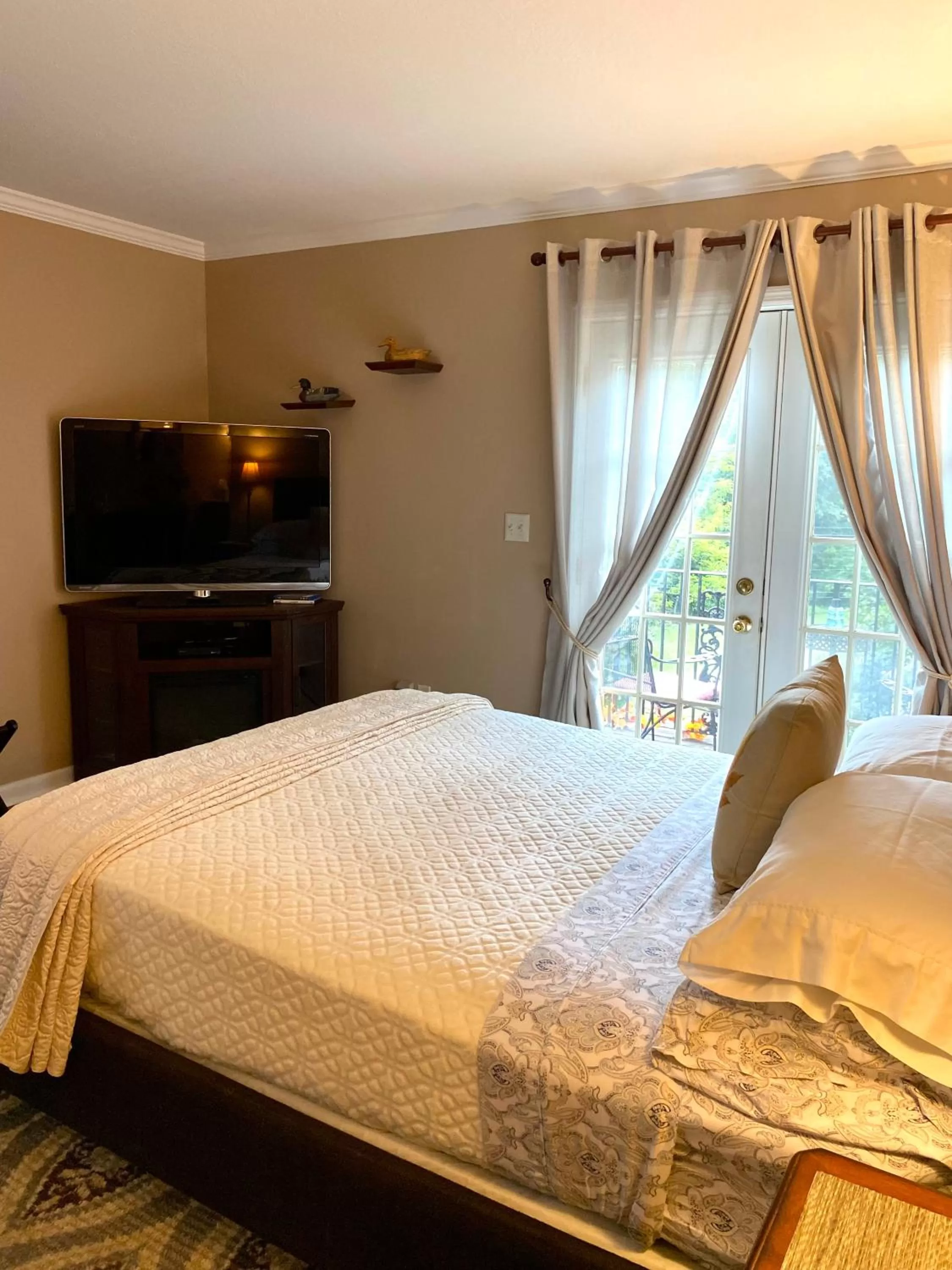 Bed in Grafton Lodge