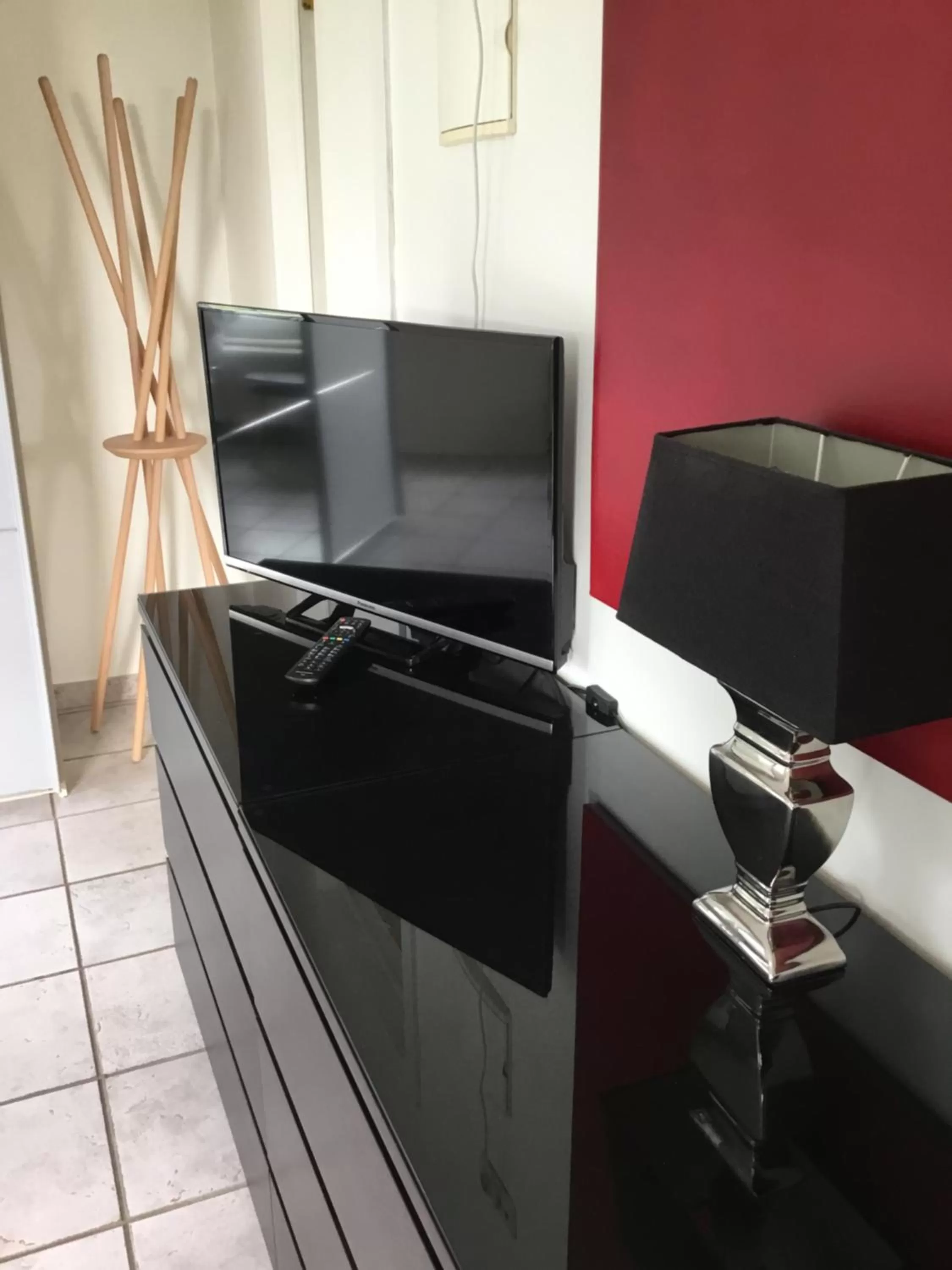 TV and multimedia, TV/Entertainment Center in casa matteo de haan Grote straat 152