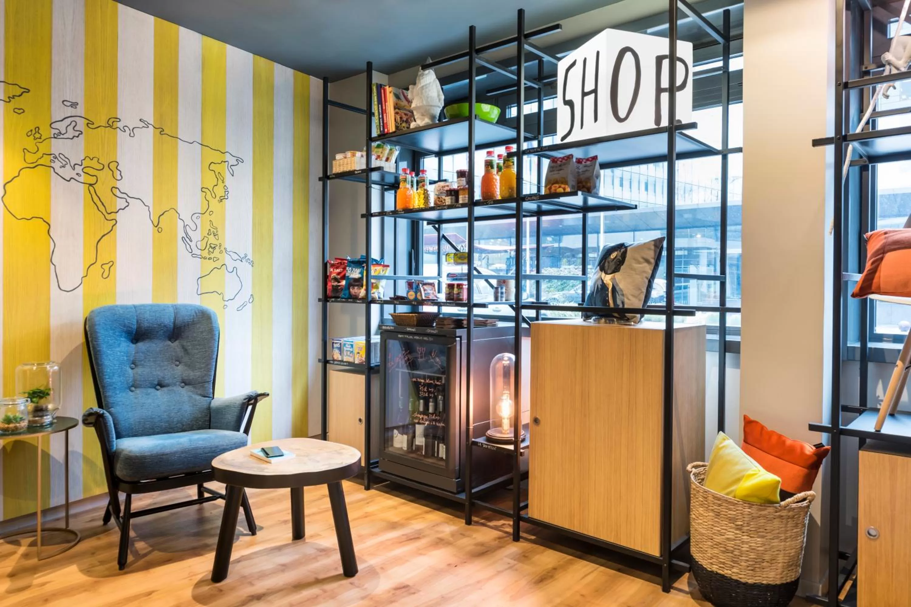 On-site shops in Aparthotel Adagio Paris Bercy Village