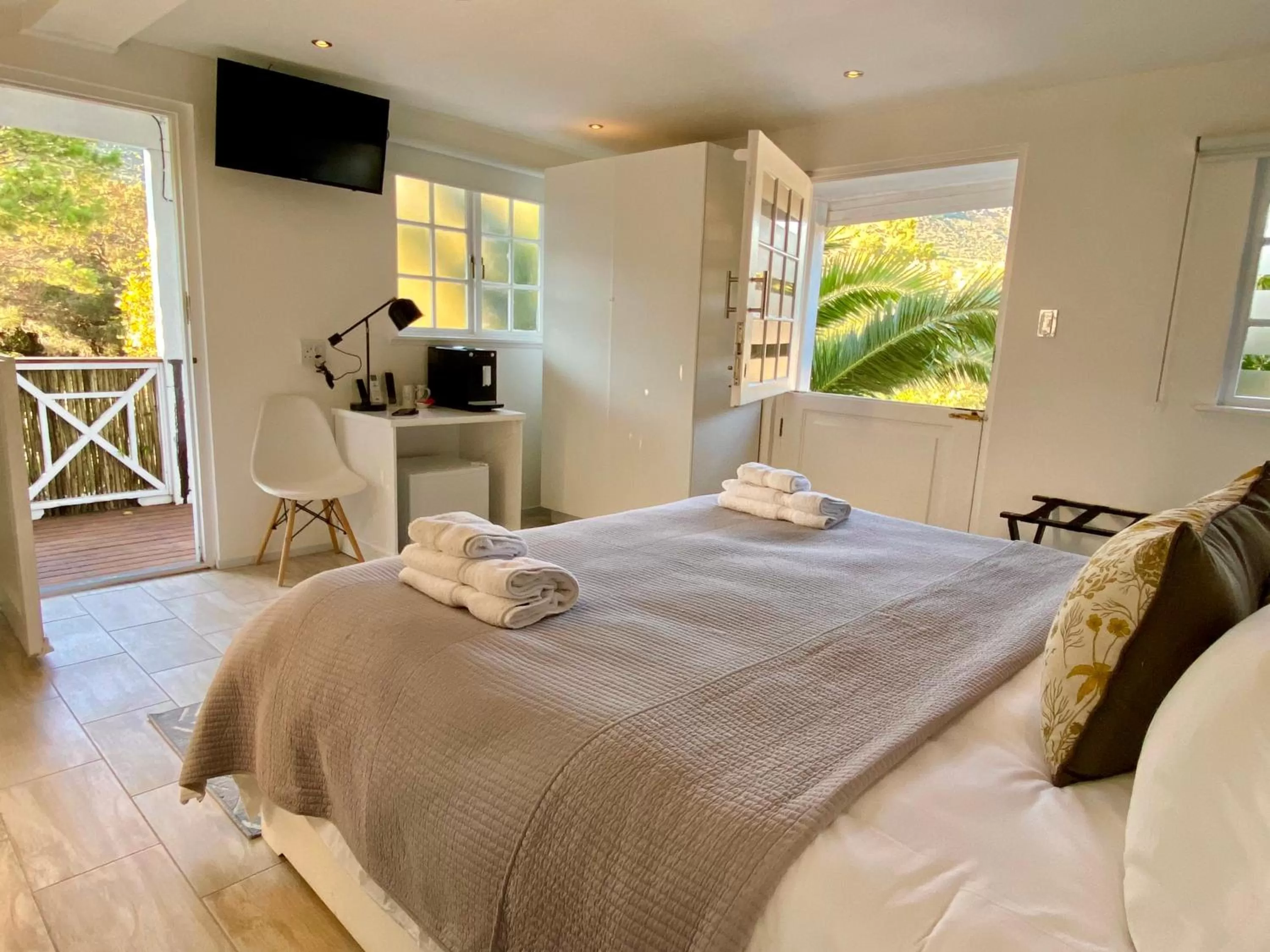 Bed in Vida Nova Retreat