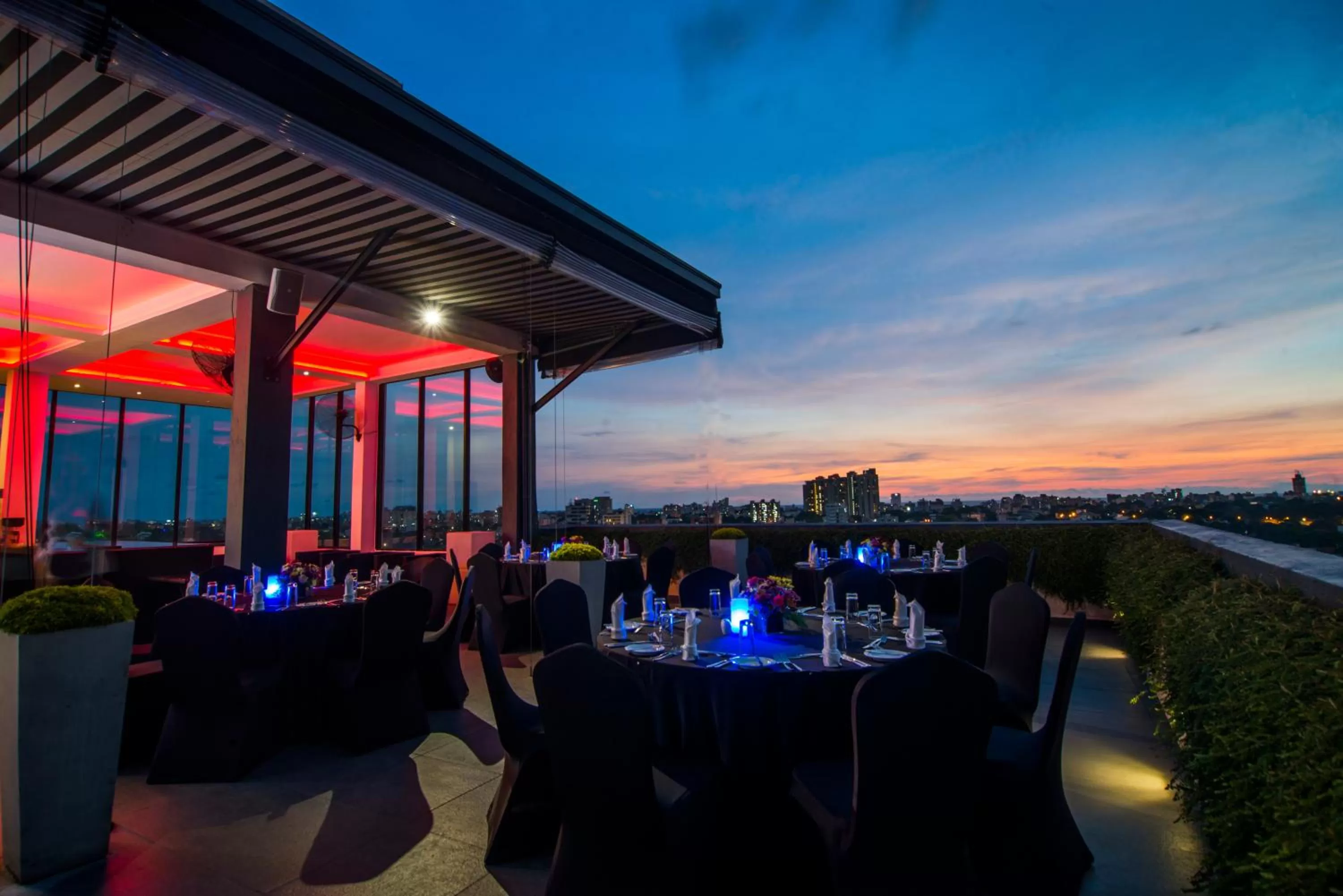 Lounge or bar in Best Western Elyon Colombo