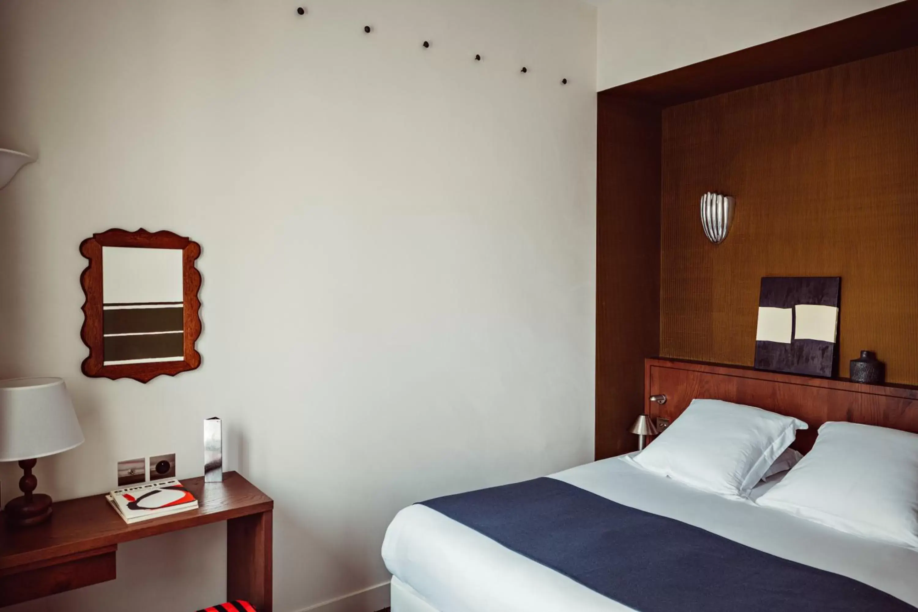 Superior Room in Hotel des Académies et des Arts Superior Room in Hotel des Académies et des Arts