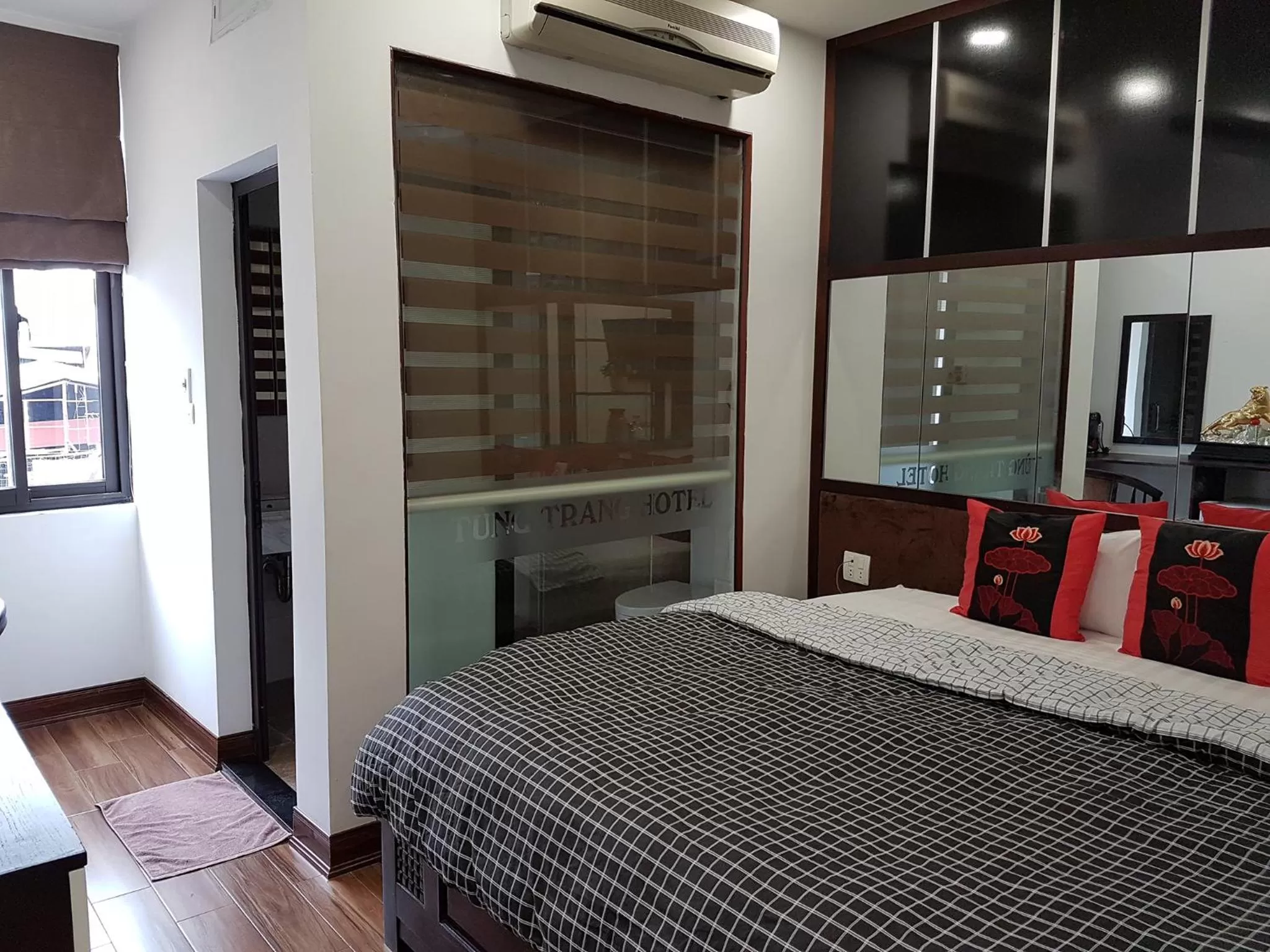 View (from property/room), Bed in Tung Trang Hotel