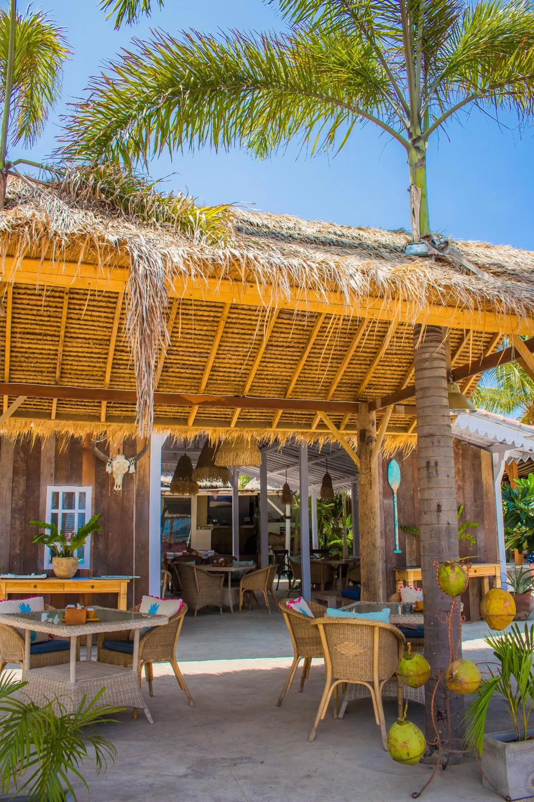 Restaurant/places to eat in Sunrise Resort