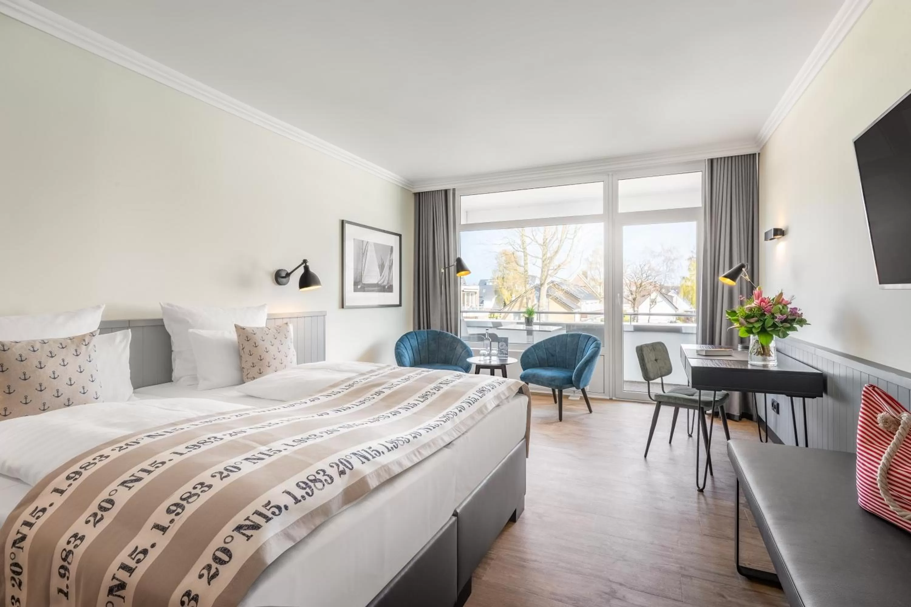 Photo of the whole room, Bed in Hotel Yachtclub