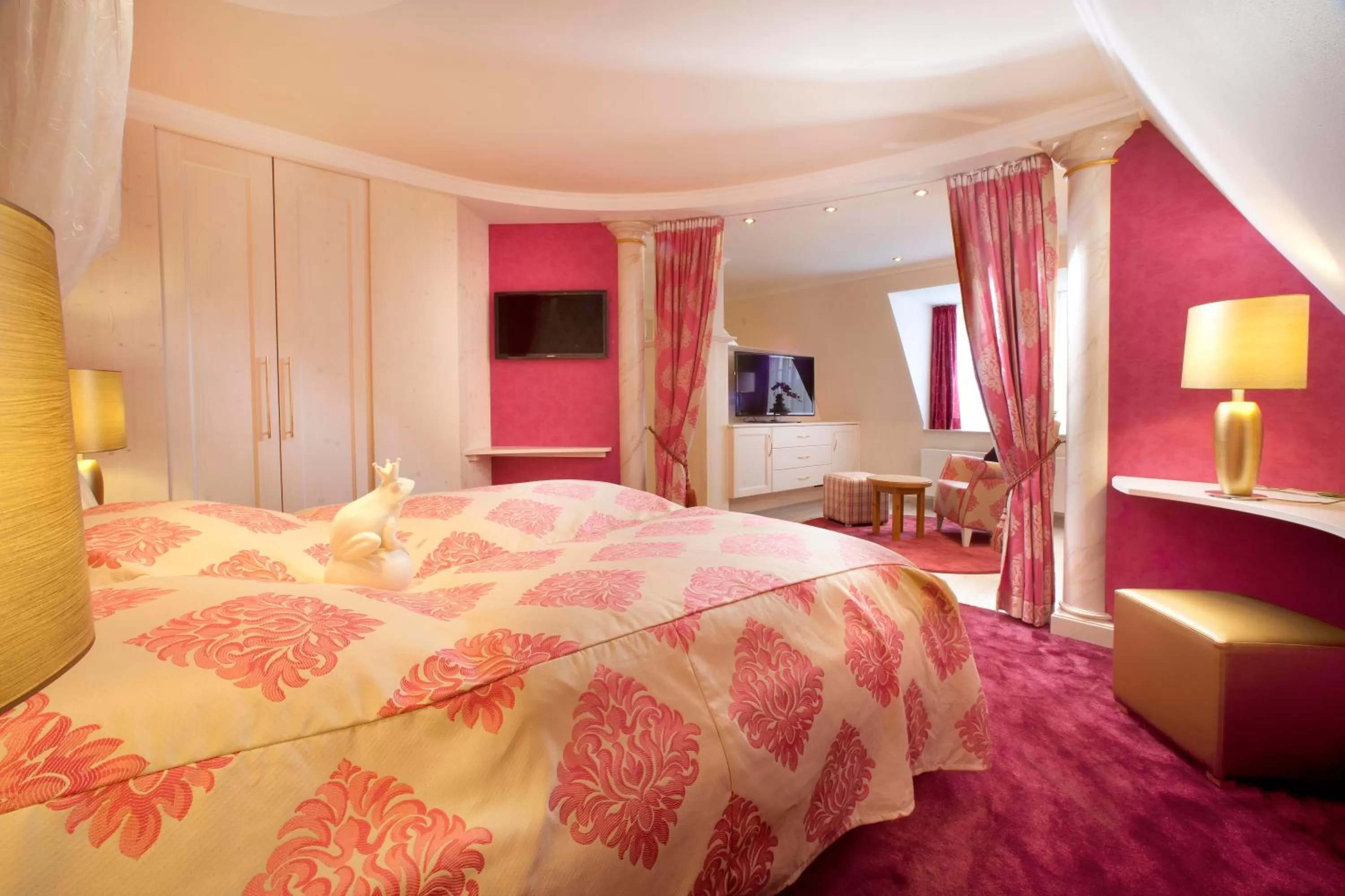 Photo of the whole room, Bed in Hotel Schlosskrone