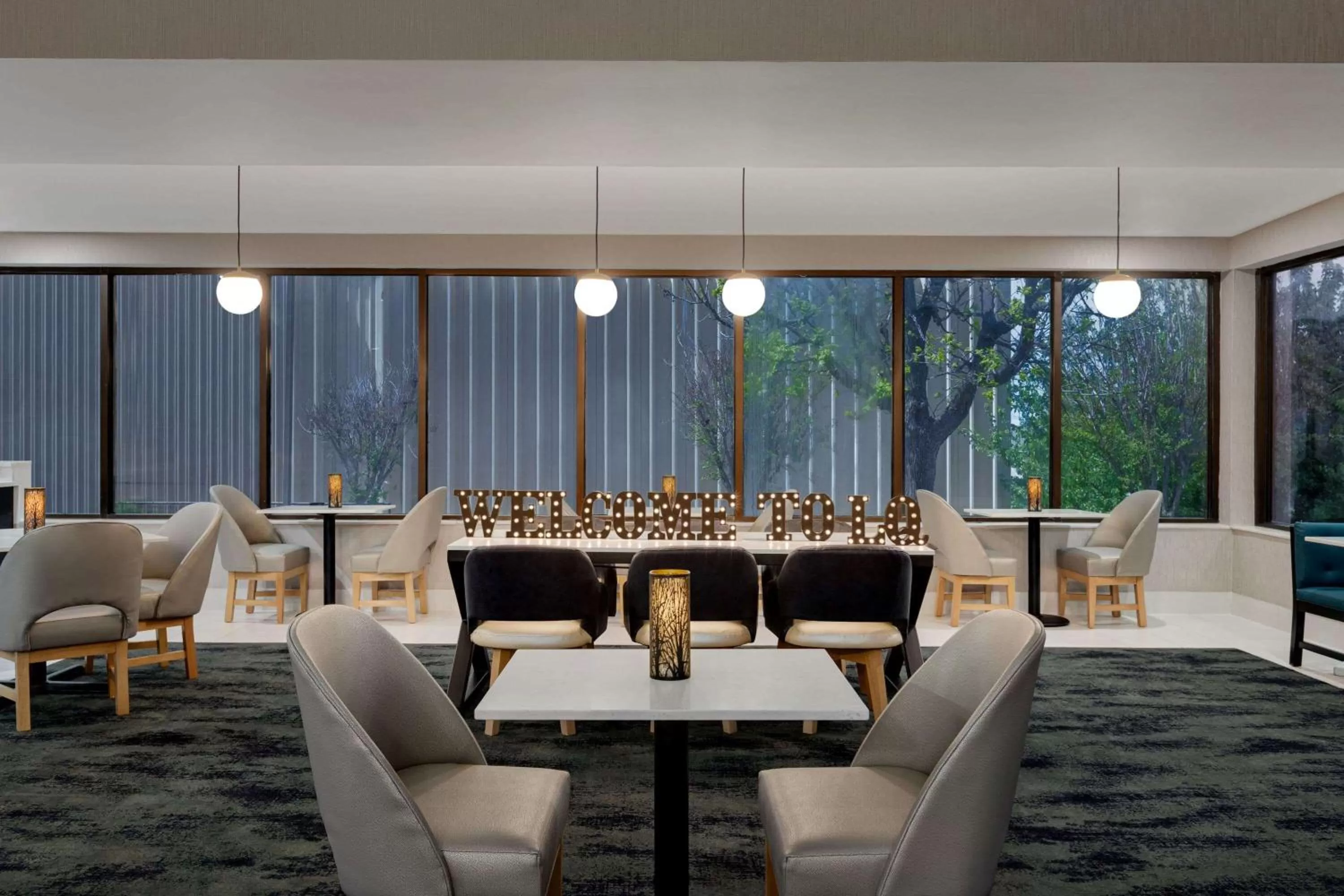 Restaurant/places to eat in La Quinta inn & suites by Wyndham Dothan