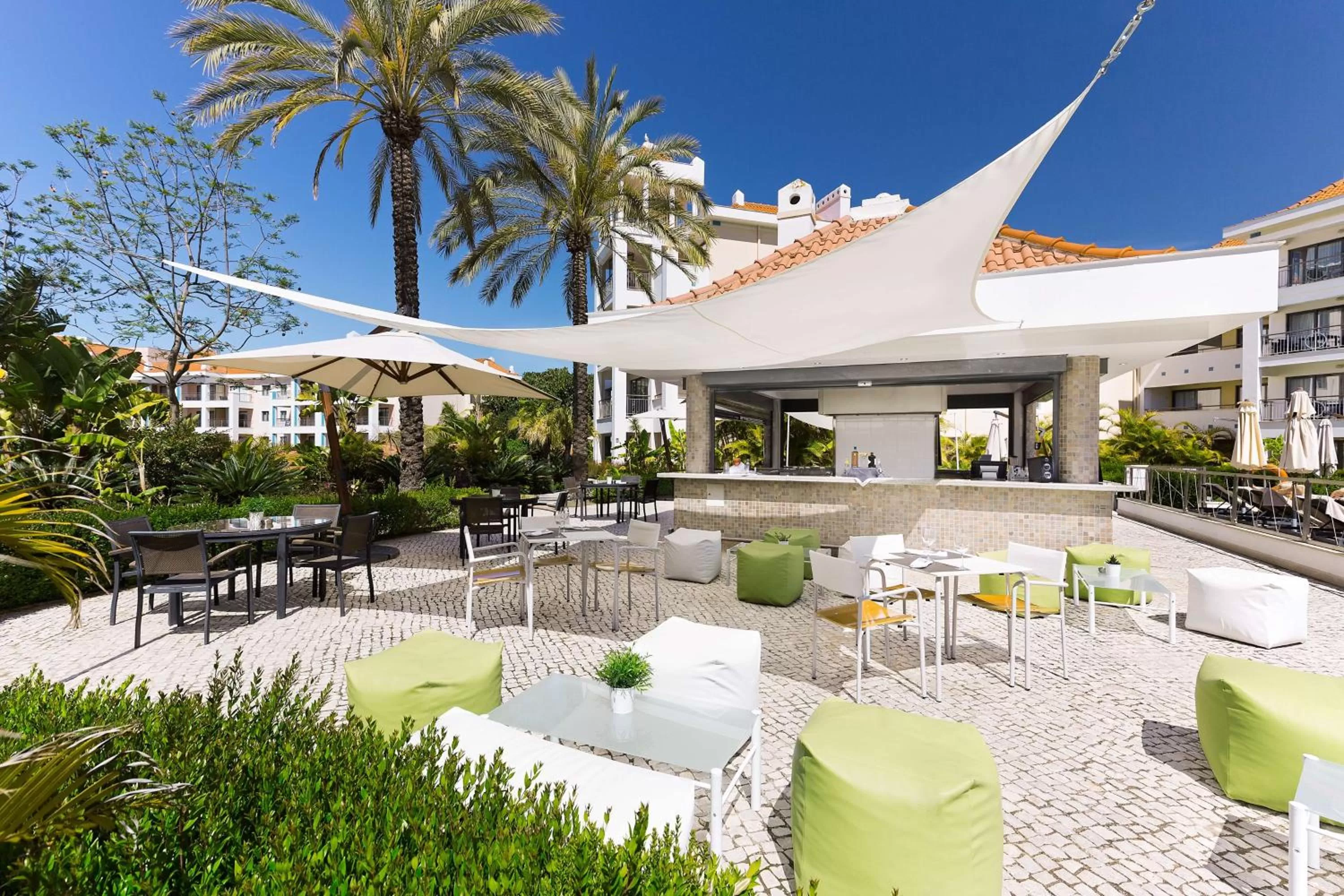 Lounge or bar in Hilton Vilamoura