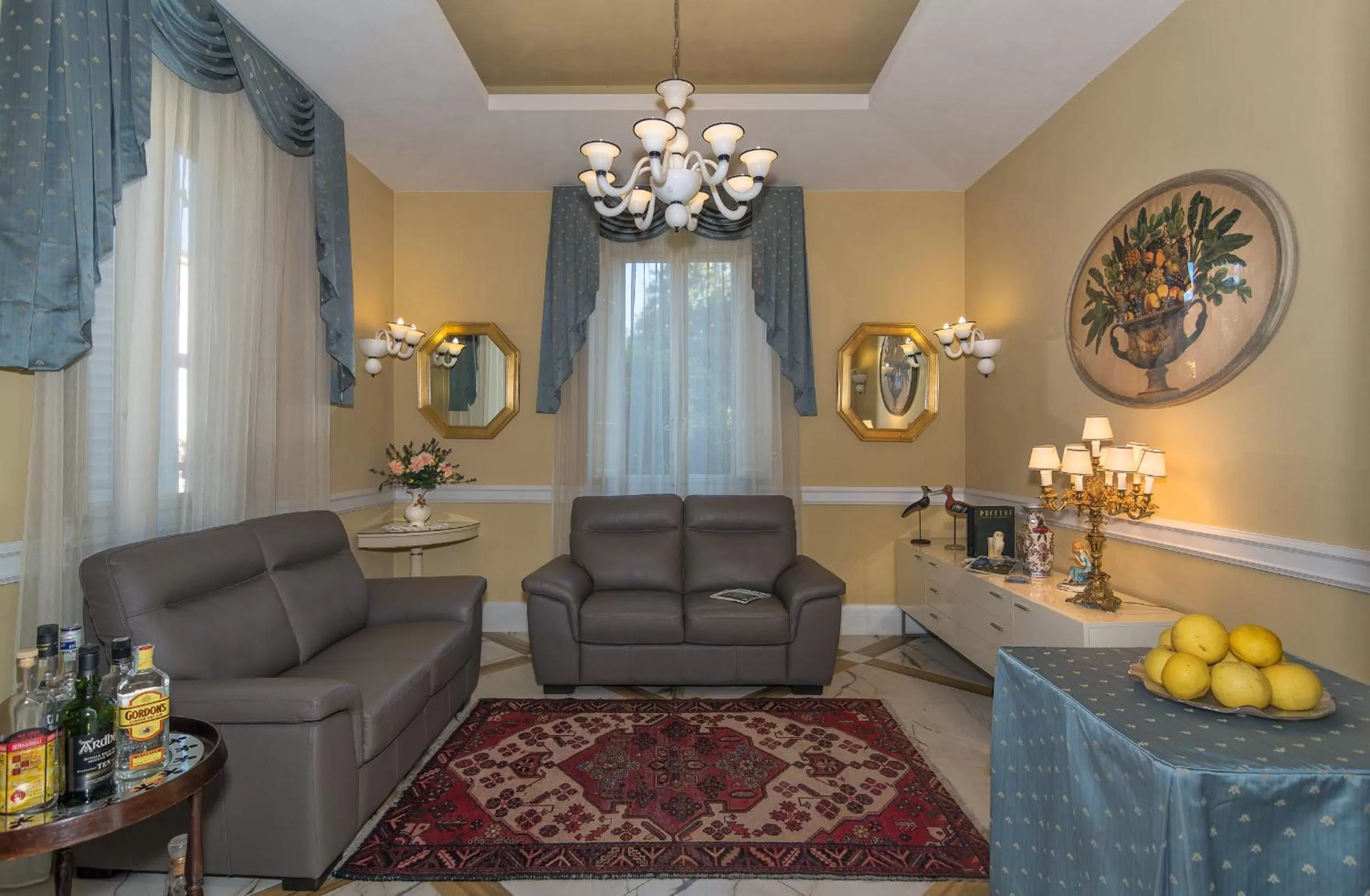 Communal lounge/ TV room in Lucca in Azzurro Maison de Charme