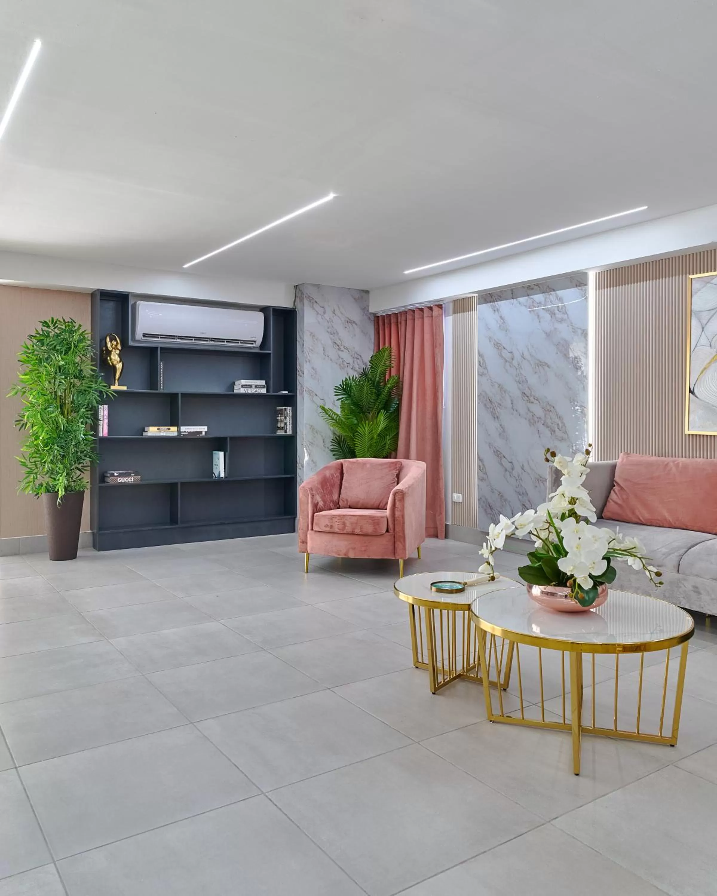 Seating area in Central Suites Tower