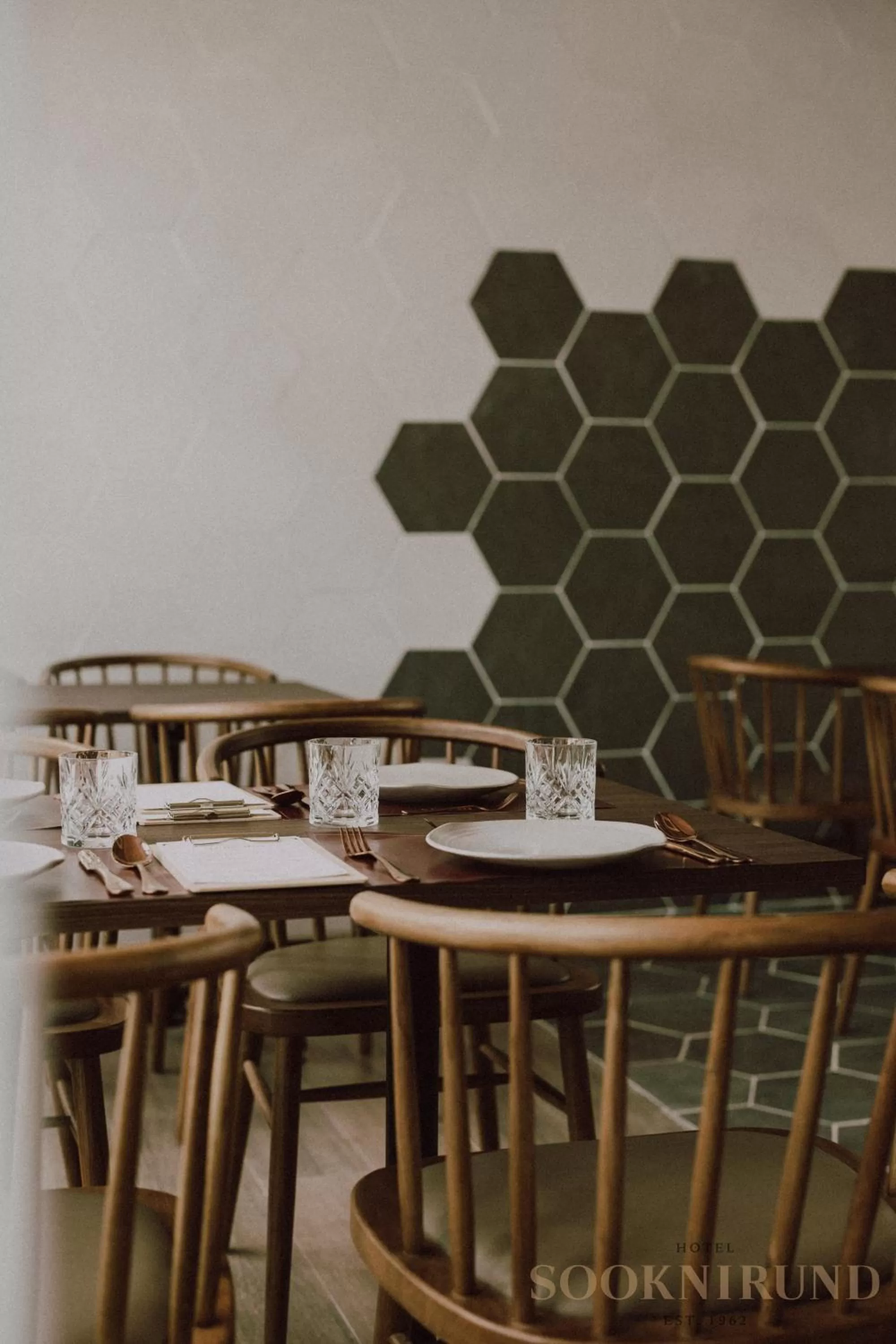 Restaurant/places to eat in SOOKNIRUND HOTEL