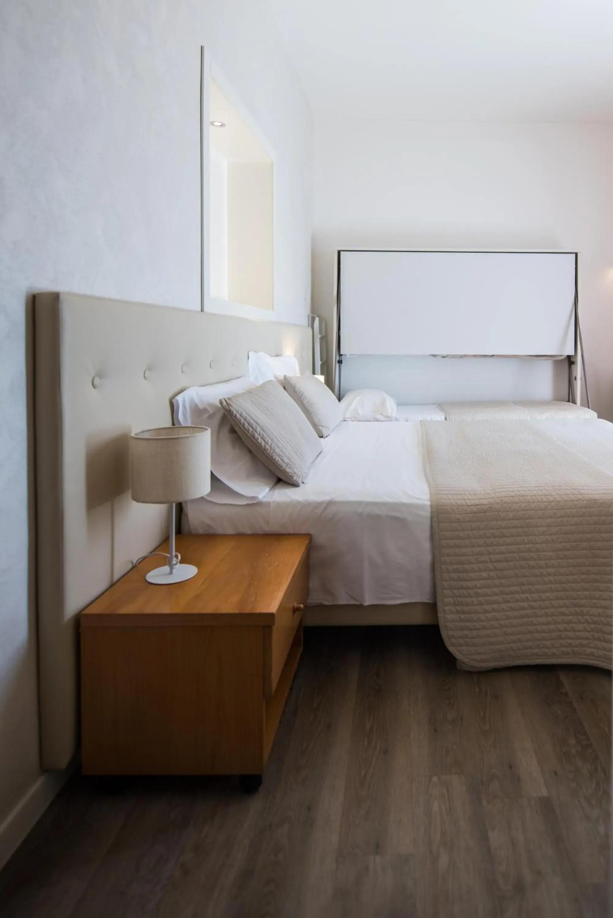 Classic Quadruple Room in Hotel Touring Classic Quadruple Room in Hotel Touring