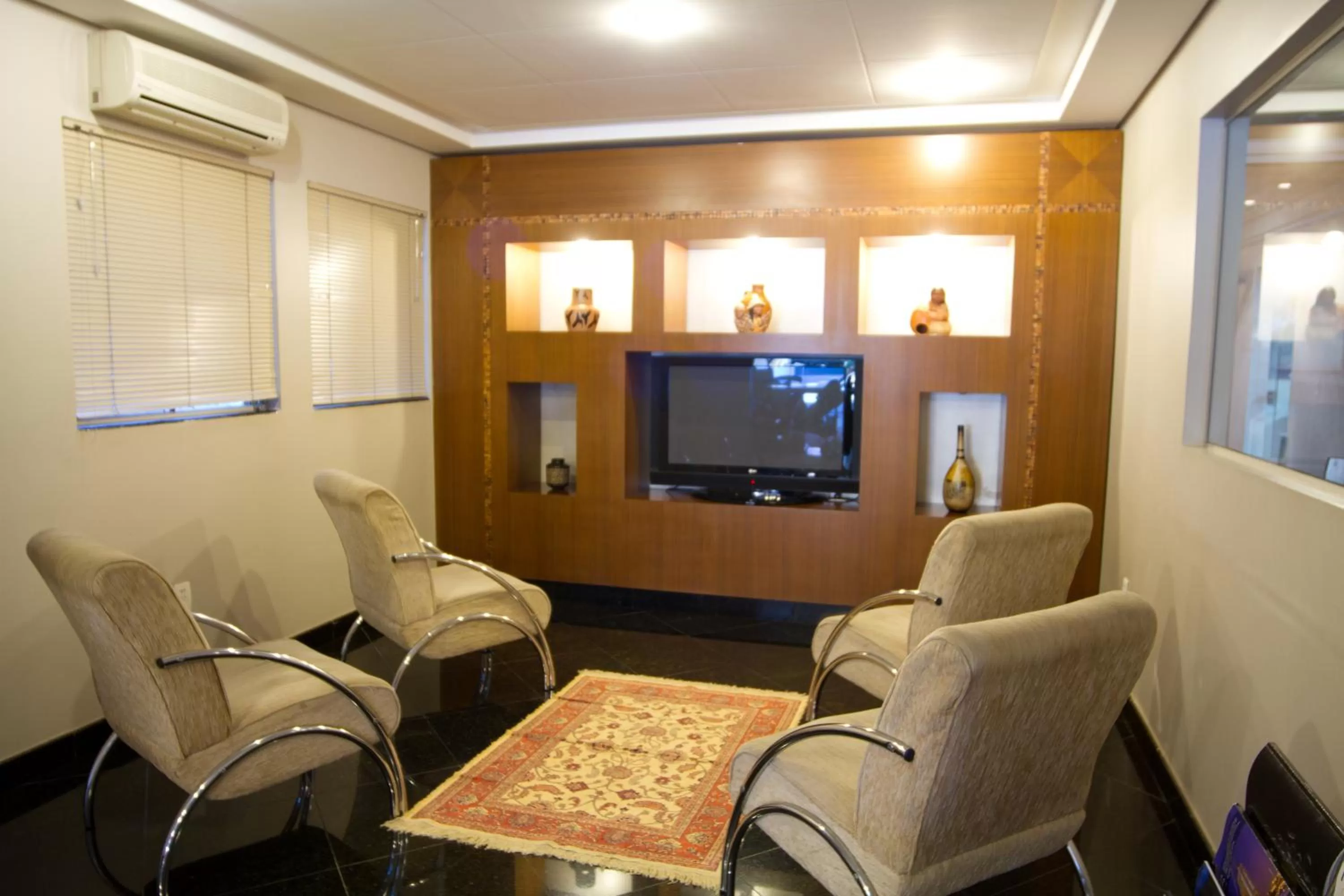 TV and multimedia in Del Rey Quality Hotel