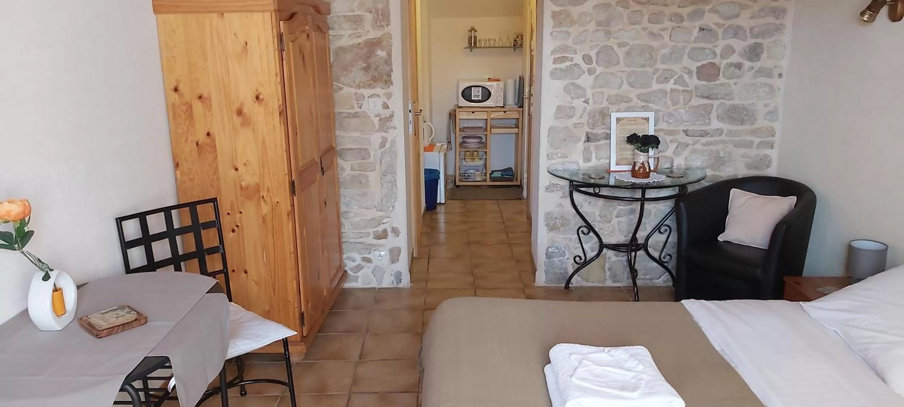 Bed in Chambres D'Hotes "Les Chiens Verts", jardin, terrasse, parking privé