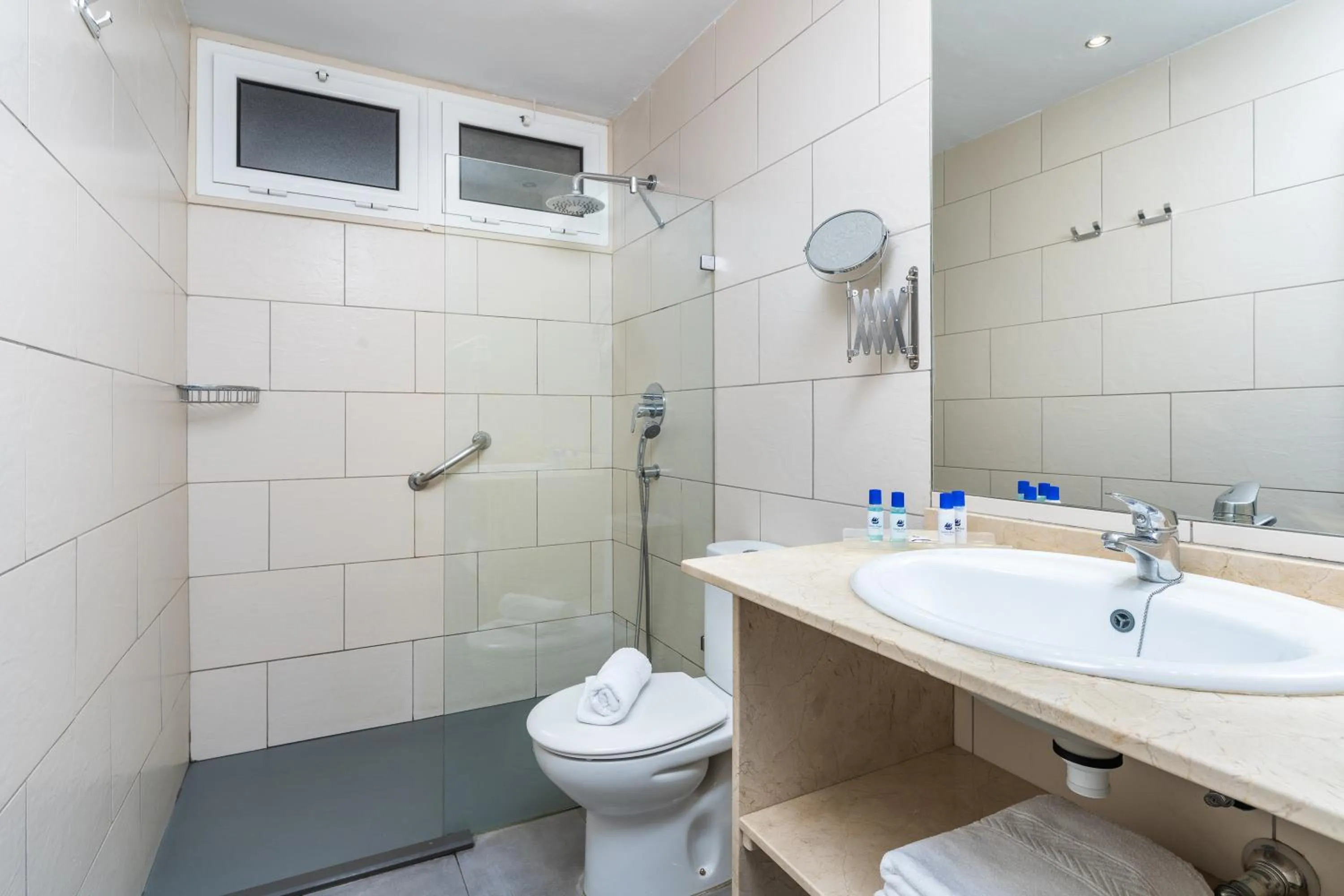 Bathroom in Apartamentos Colón Playa