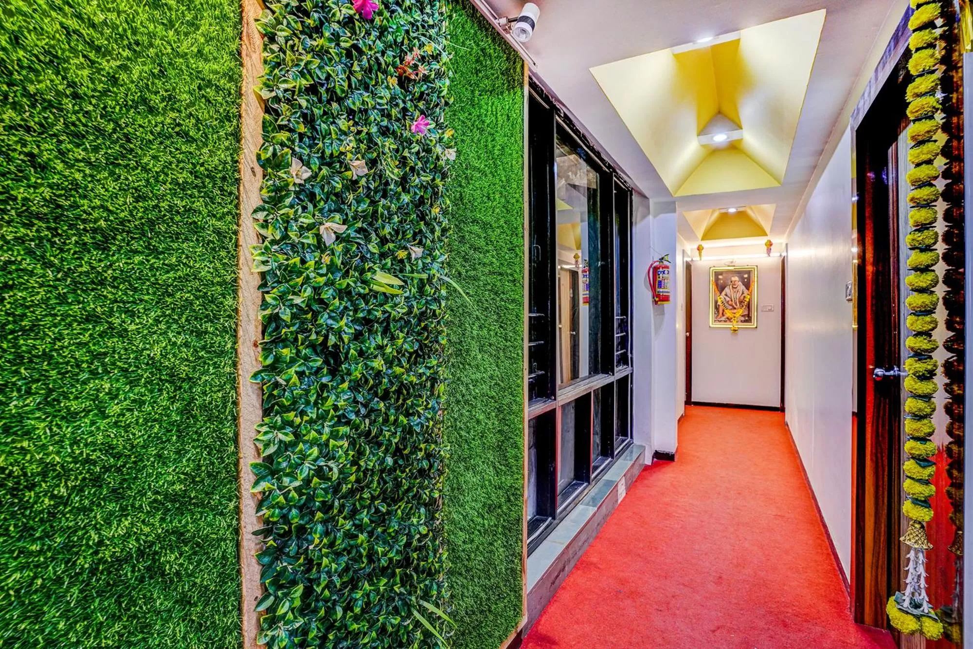 Lobby or reception, Balcony/Terrace in FabExpress Sai Chatra