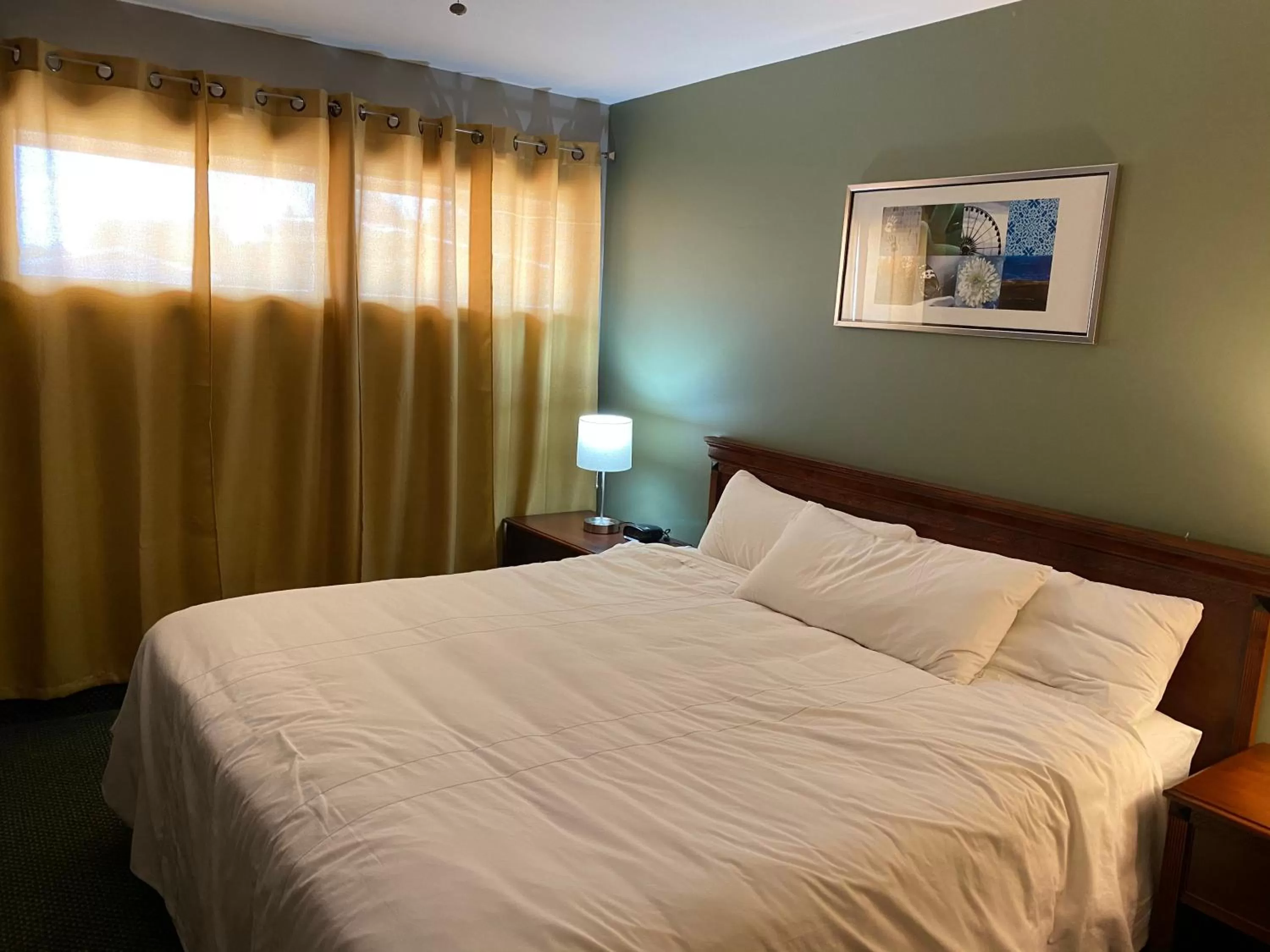 Bed in Diamond Motel - Abilene