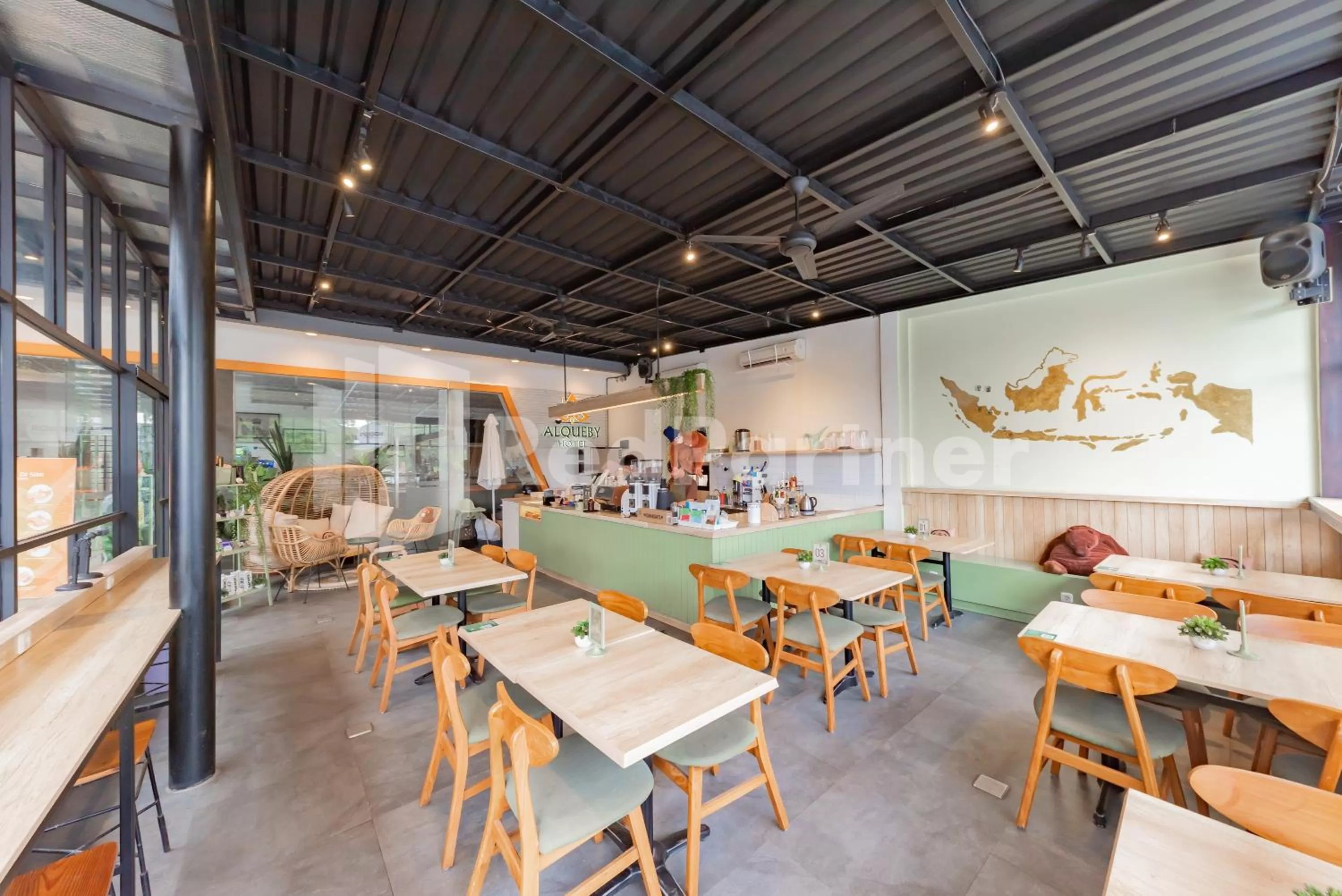 Restaurant/places to eat in Alqueby Hotel near Kiara Artha Park & Trans Studio Mall Mitra RedDoorz