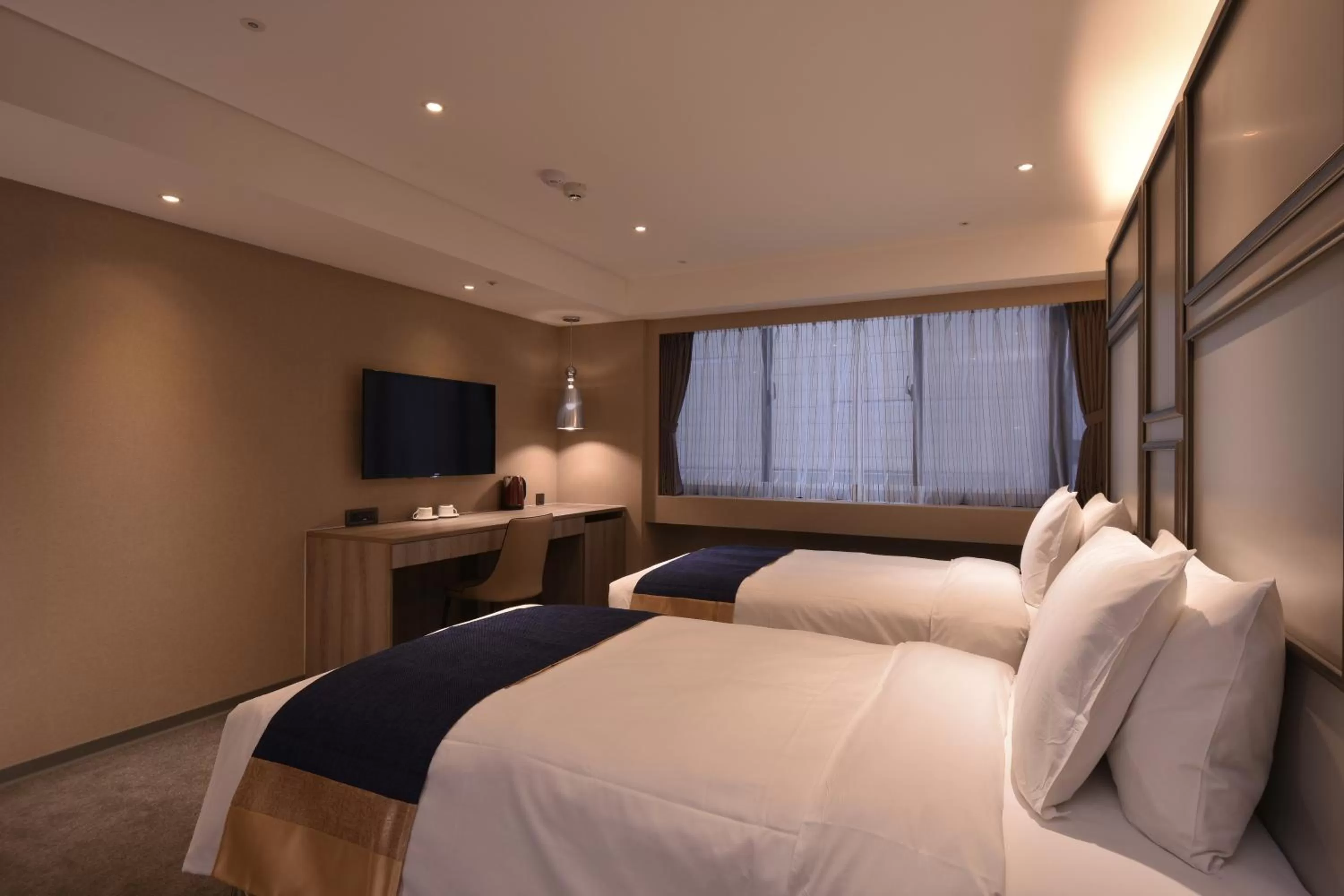 Photo of the whole room, Bed in Green World ZhongXiao