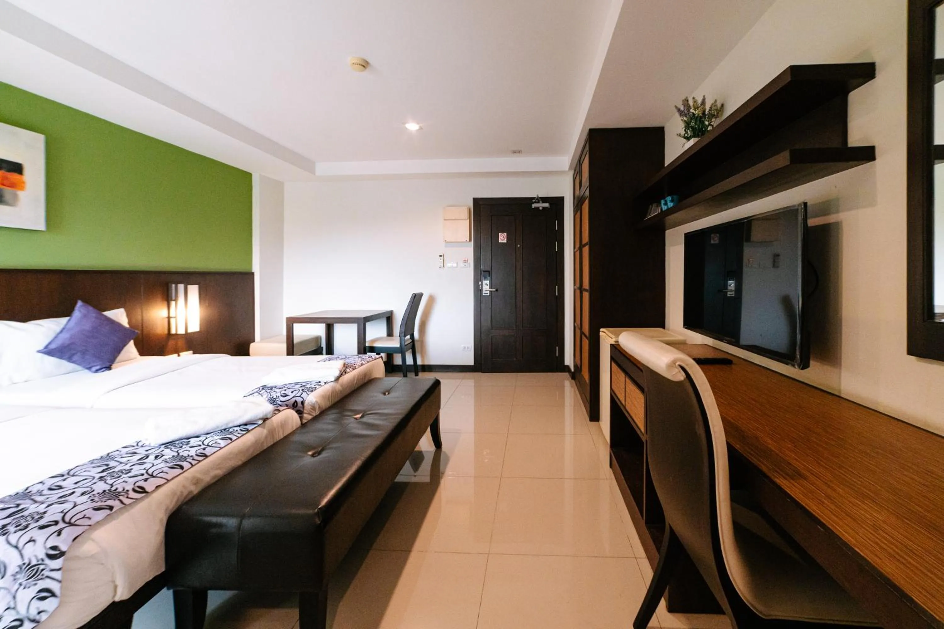 Guests, Bed in Ratana Hotel Sakdidet, PHUKET TOWN