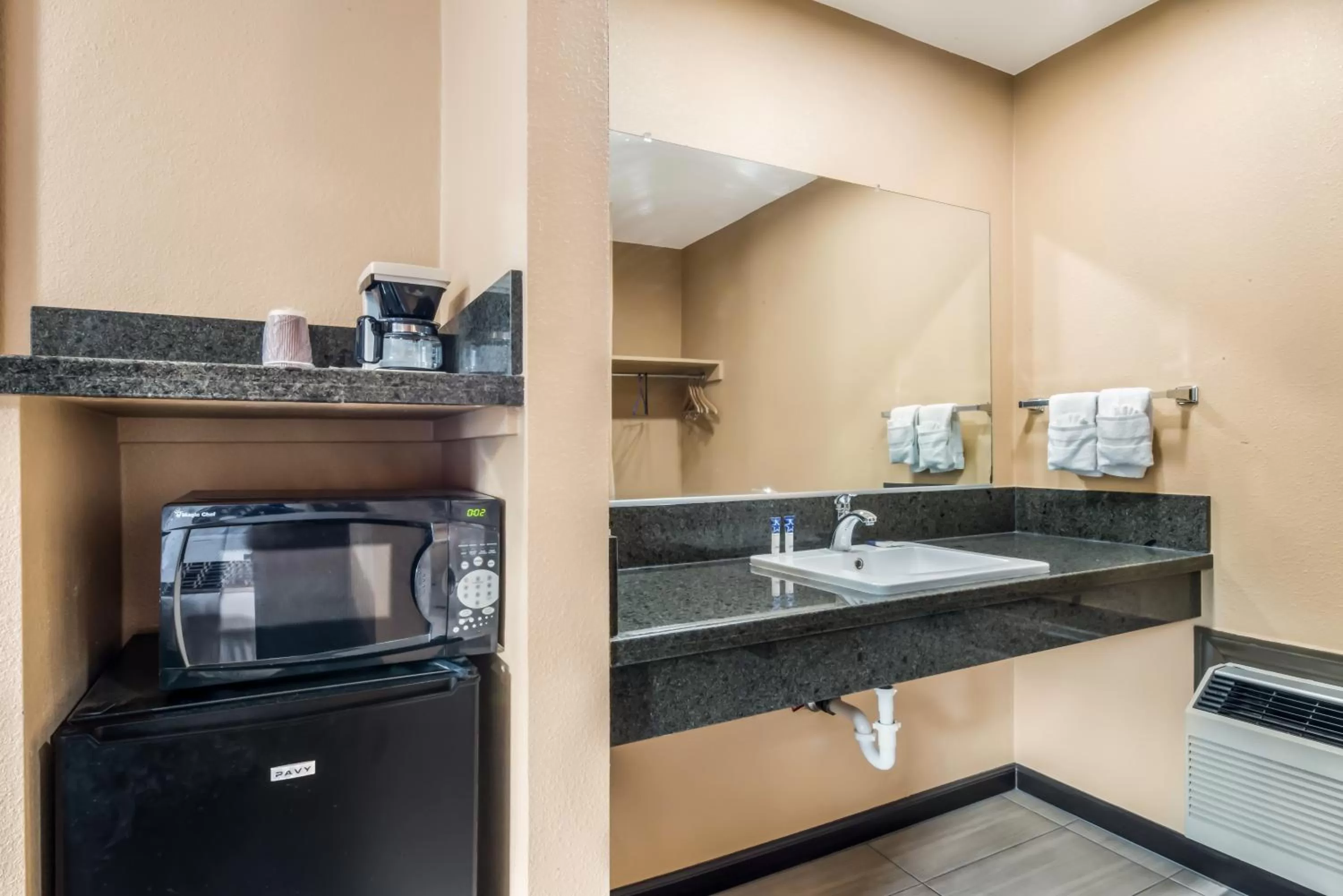 Americas Best Value Inn - Ukiah