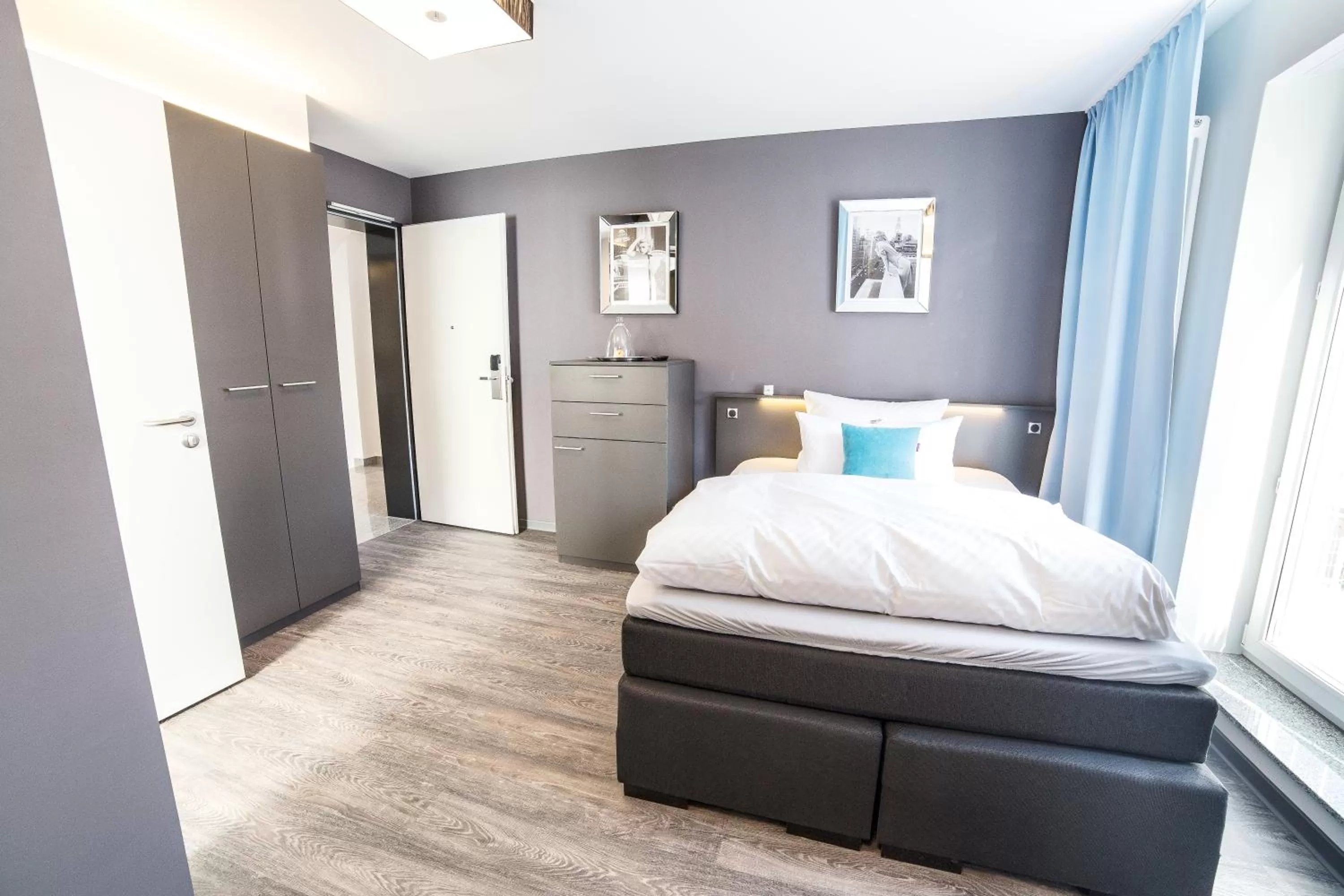 Photo of the whole room, Bed in Luxstay Friedberg - Self-Check-In