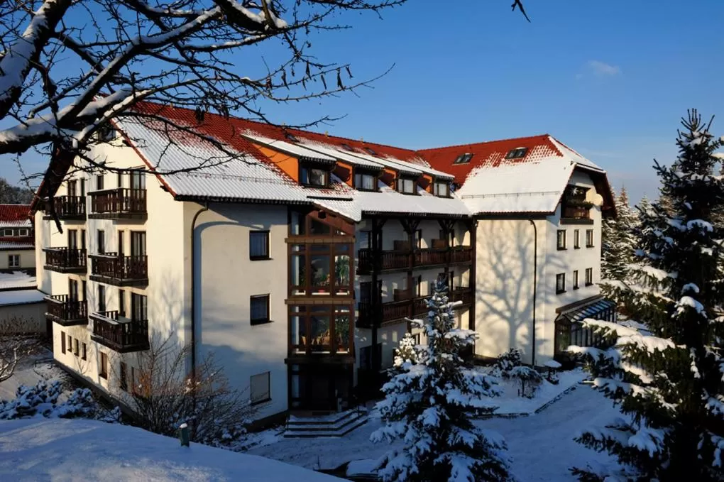 Facade/entrance, Winter in Hotel Zur Post