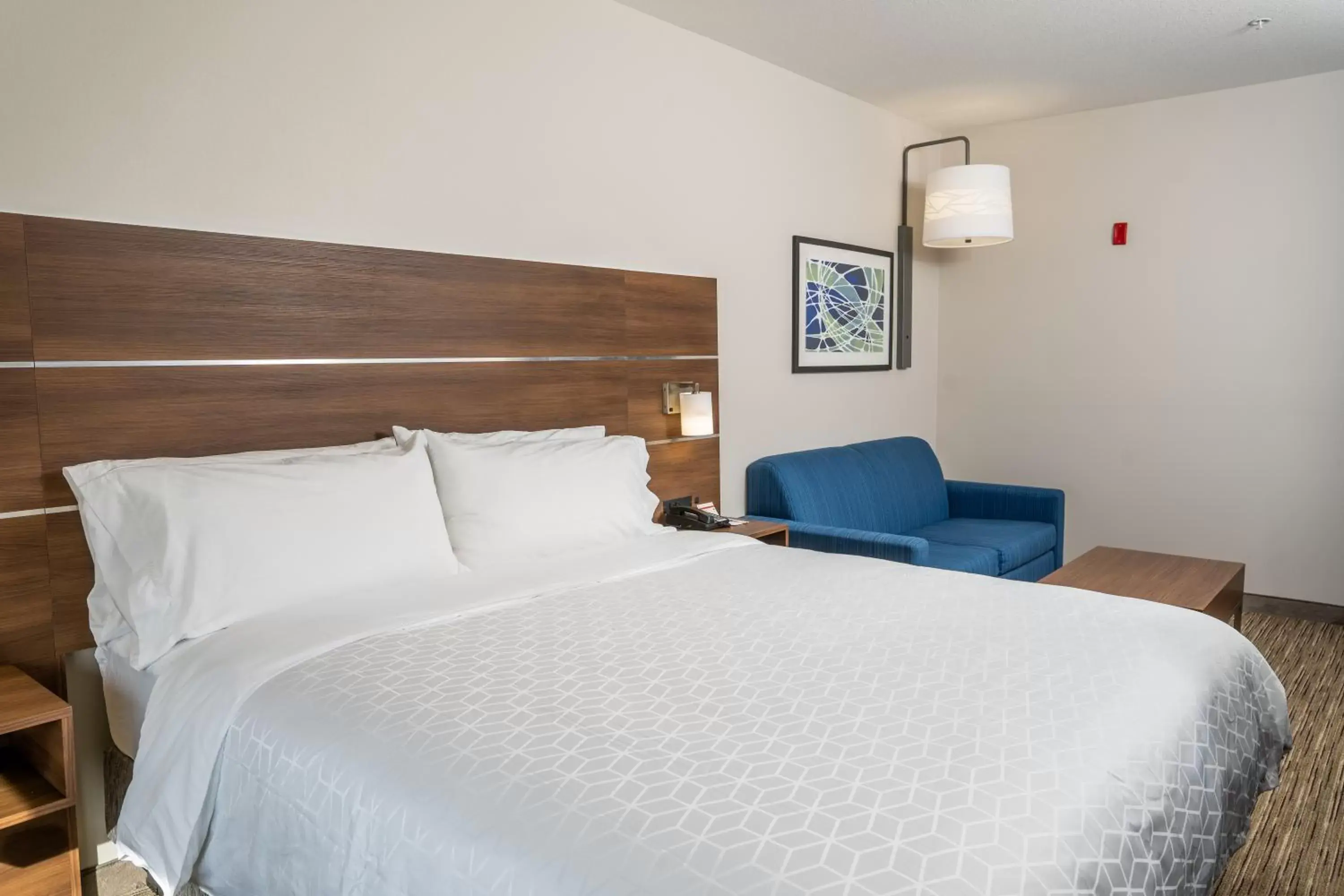King Room - Mobility Access/Hearing Accessible in Holiday Inn Express & Suites - Lake Forest by IHG King Room - Mobility Access/Hearing Accessible in Holiday Inn Express & Suites - Lake Forest by IHG