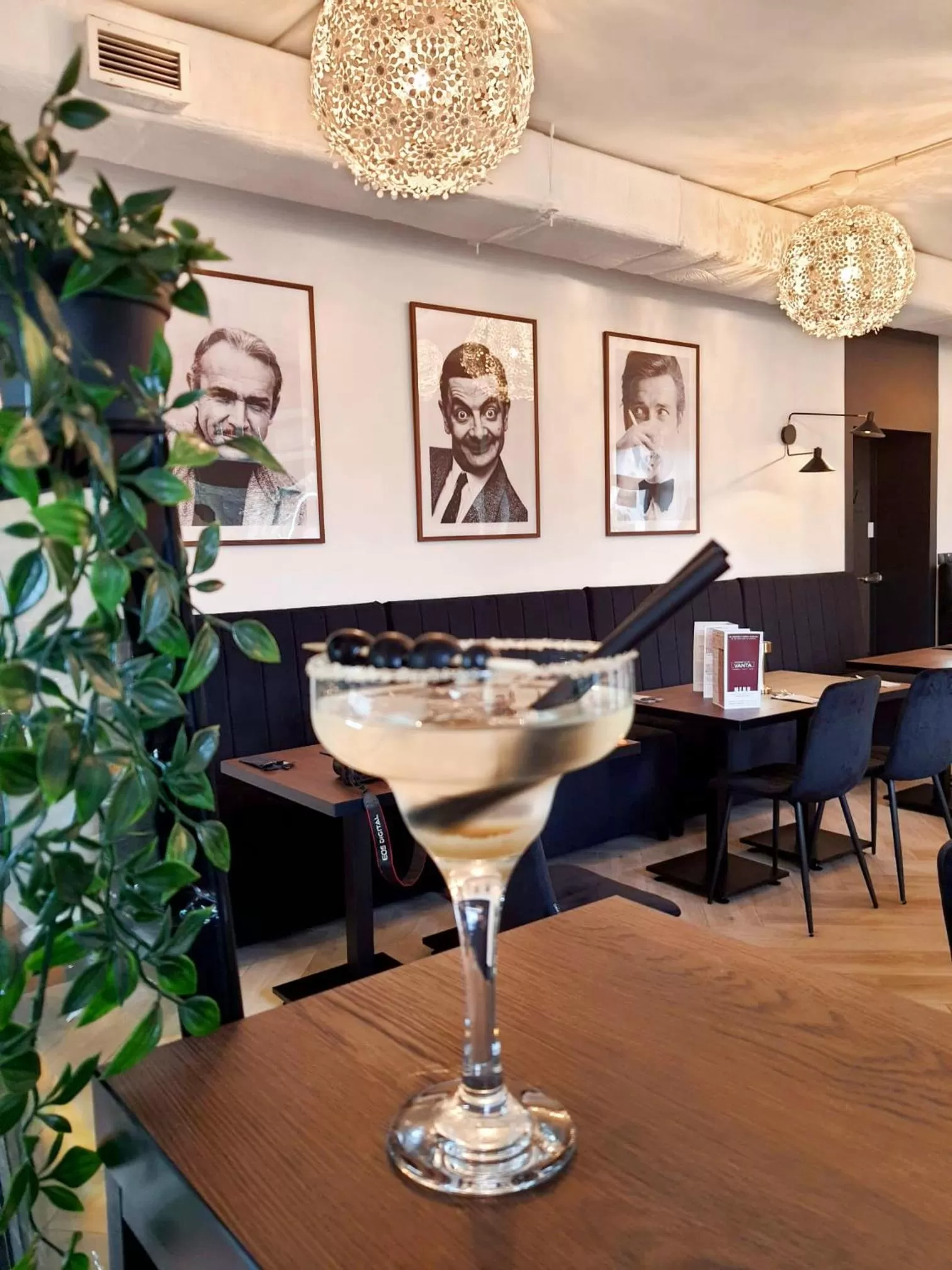 Restaurant/places to eat in VANTA Business Center