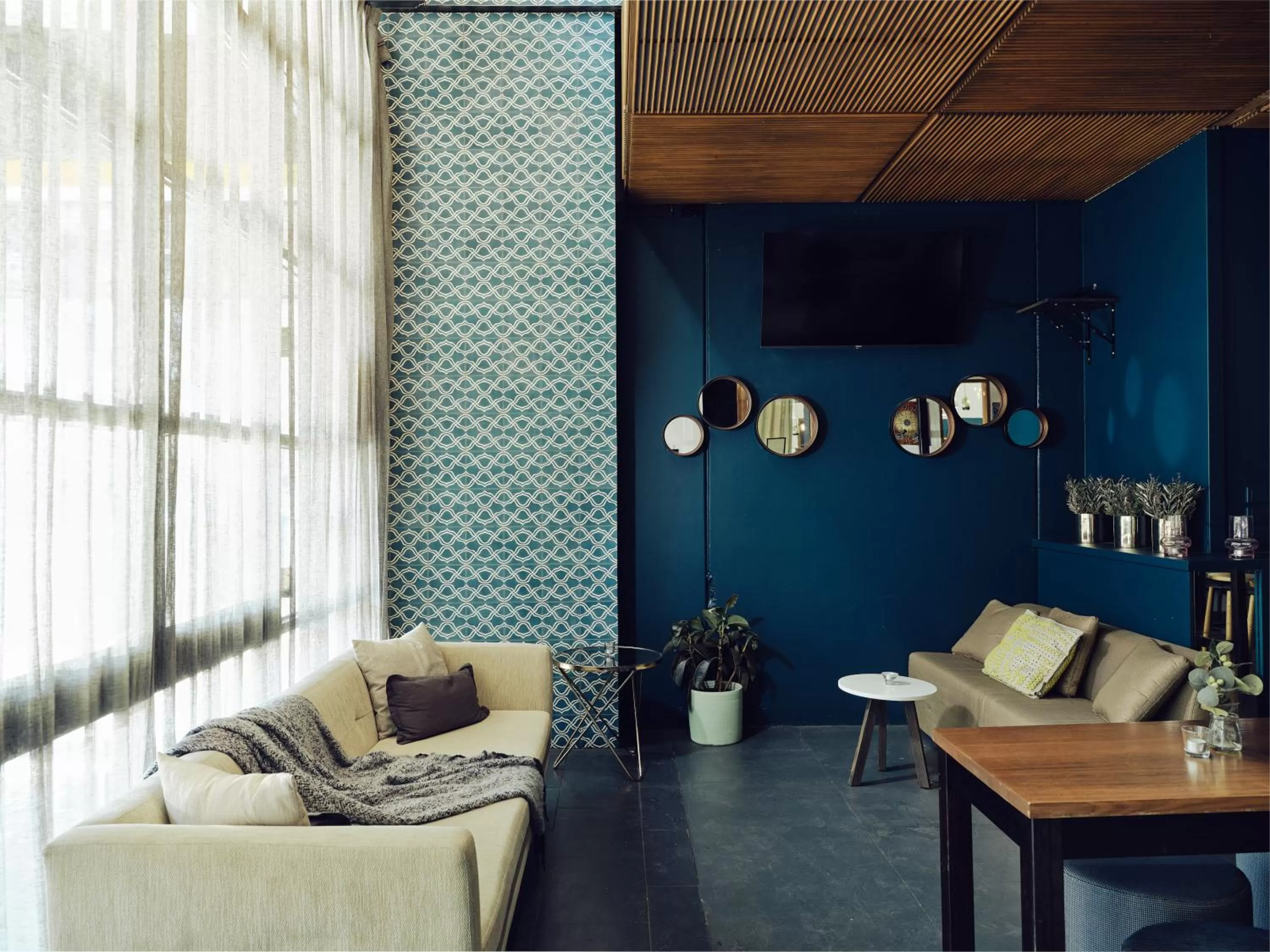 Lounge or bar in Saint Kilda Beach Hotel