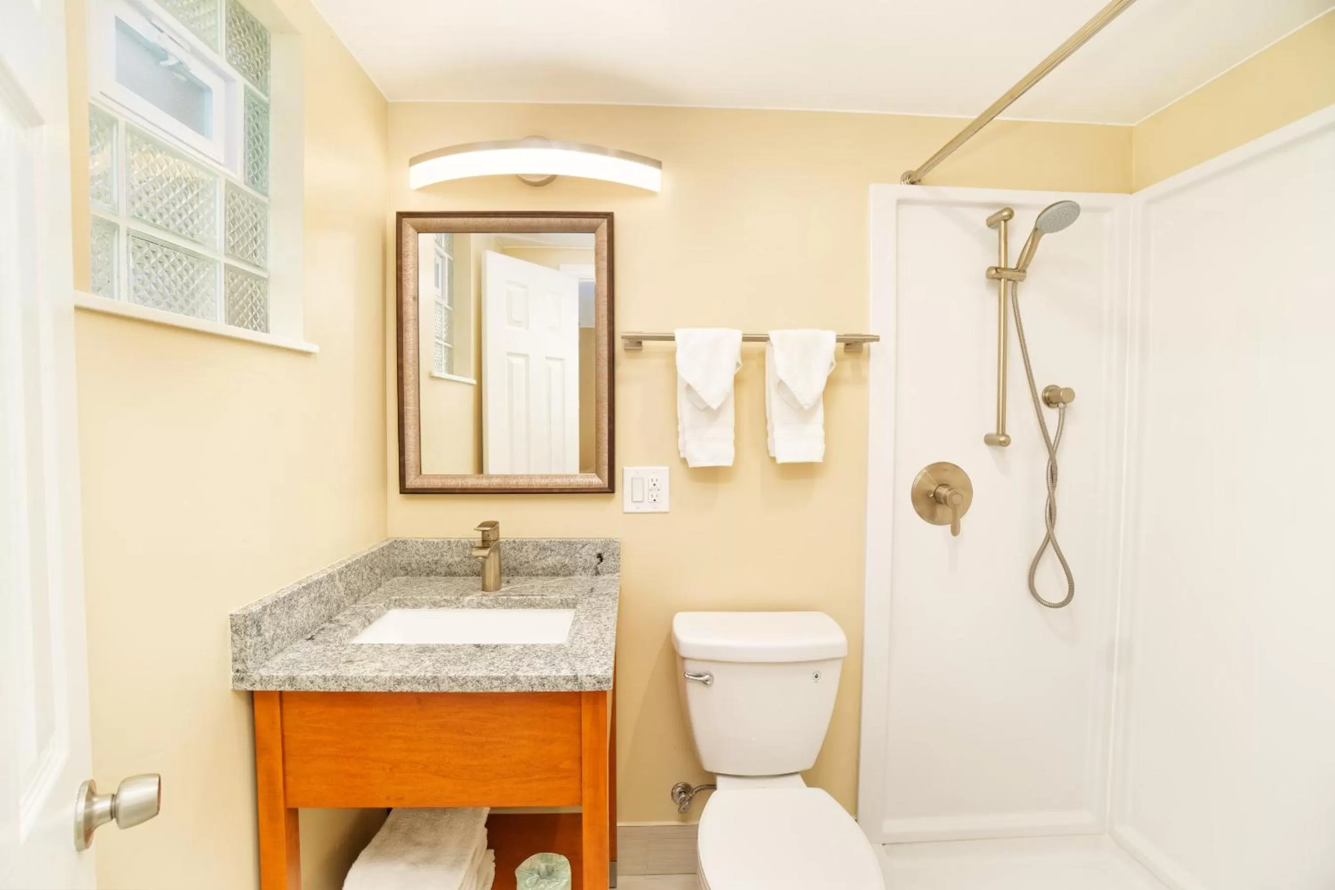 Bathroom in Glenwood Springs Inn