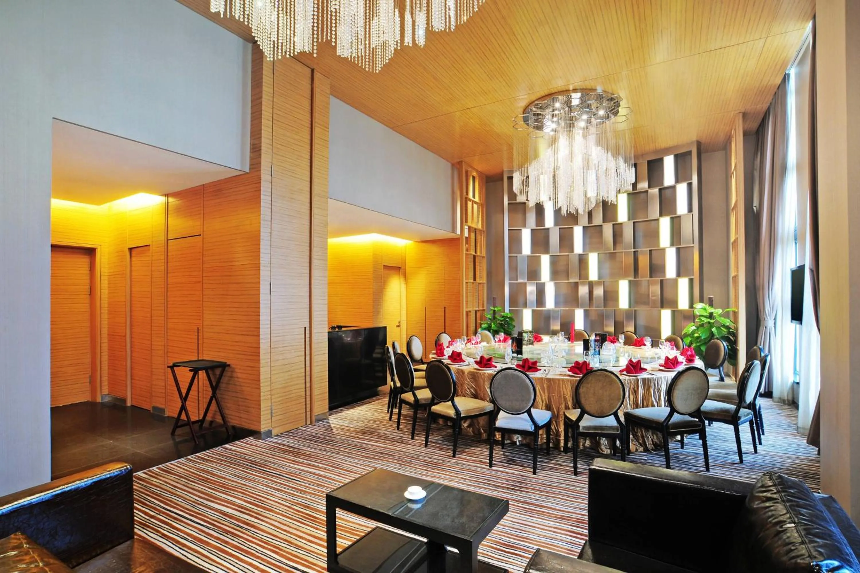 Restaurant/places to eat in Aloft Zhengzhou Shangjie