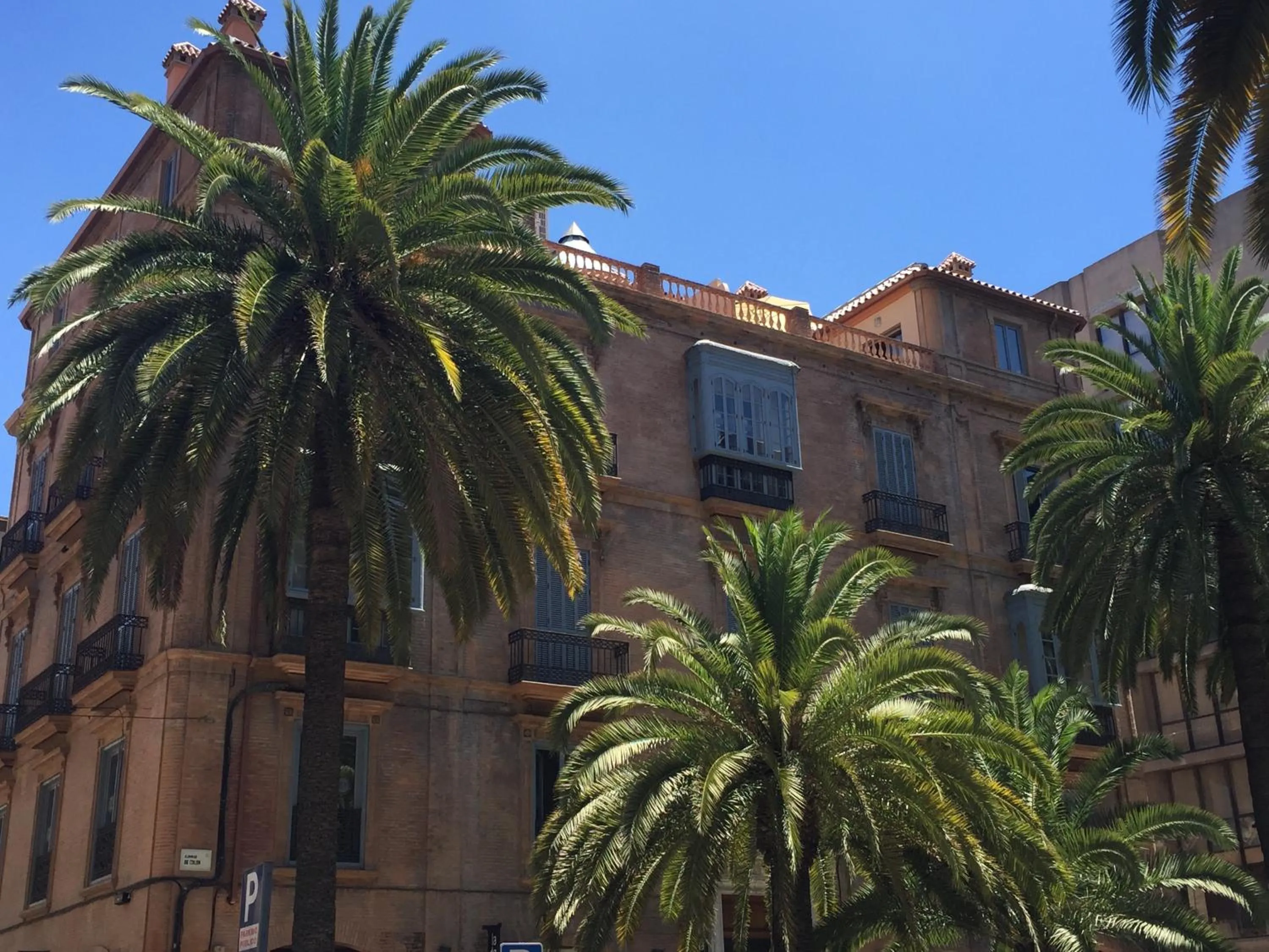 Facade/entrance in Life Apartments Alameda Colón