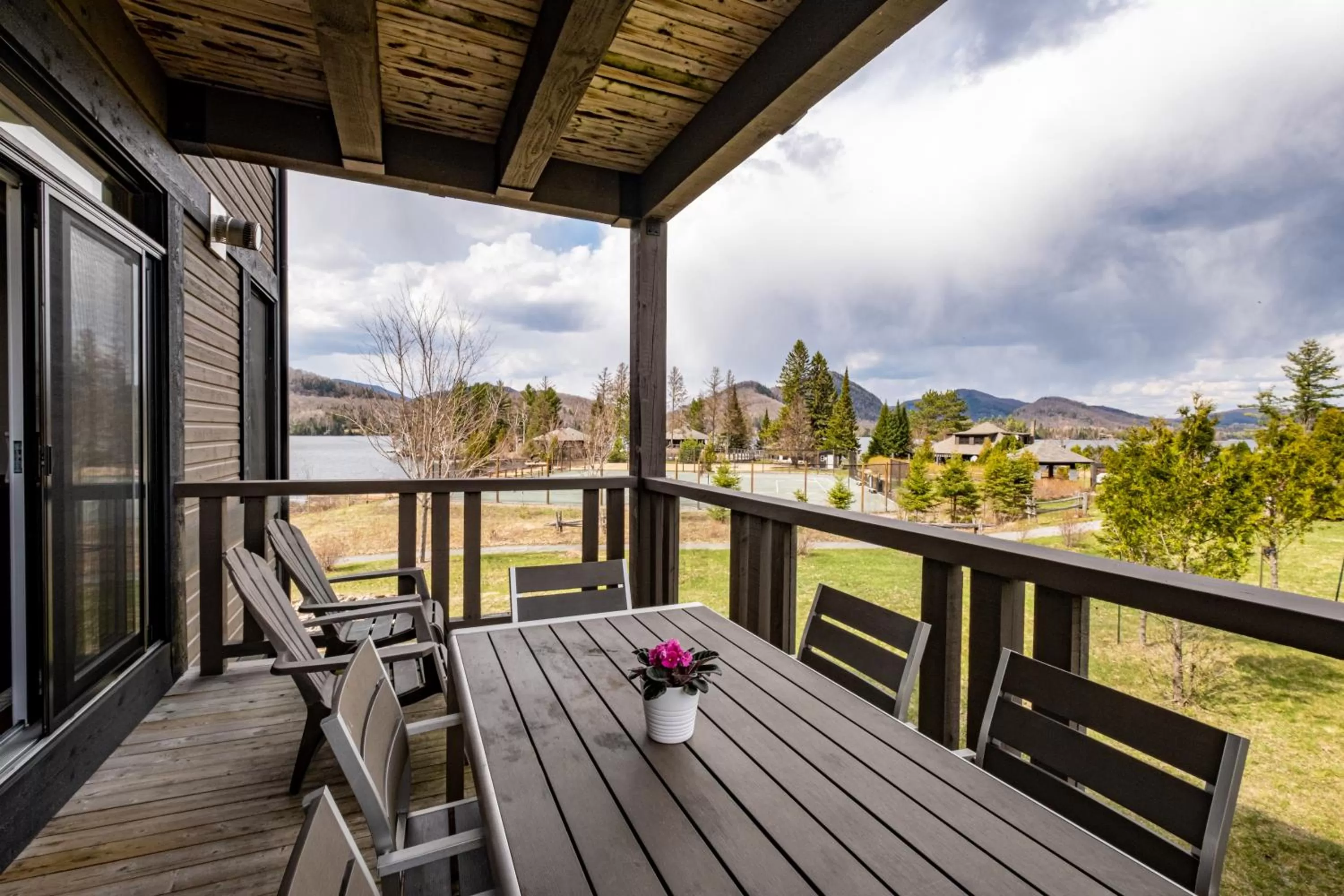 Balcony/Terrace in Suites-sur-Lac